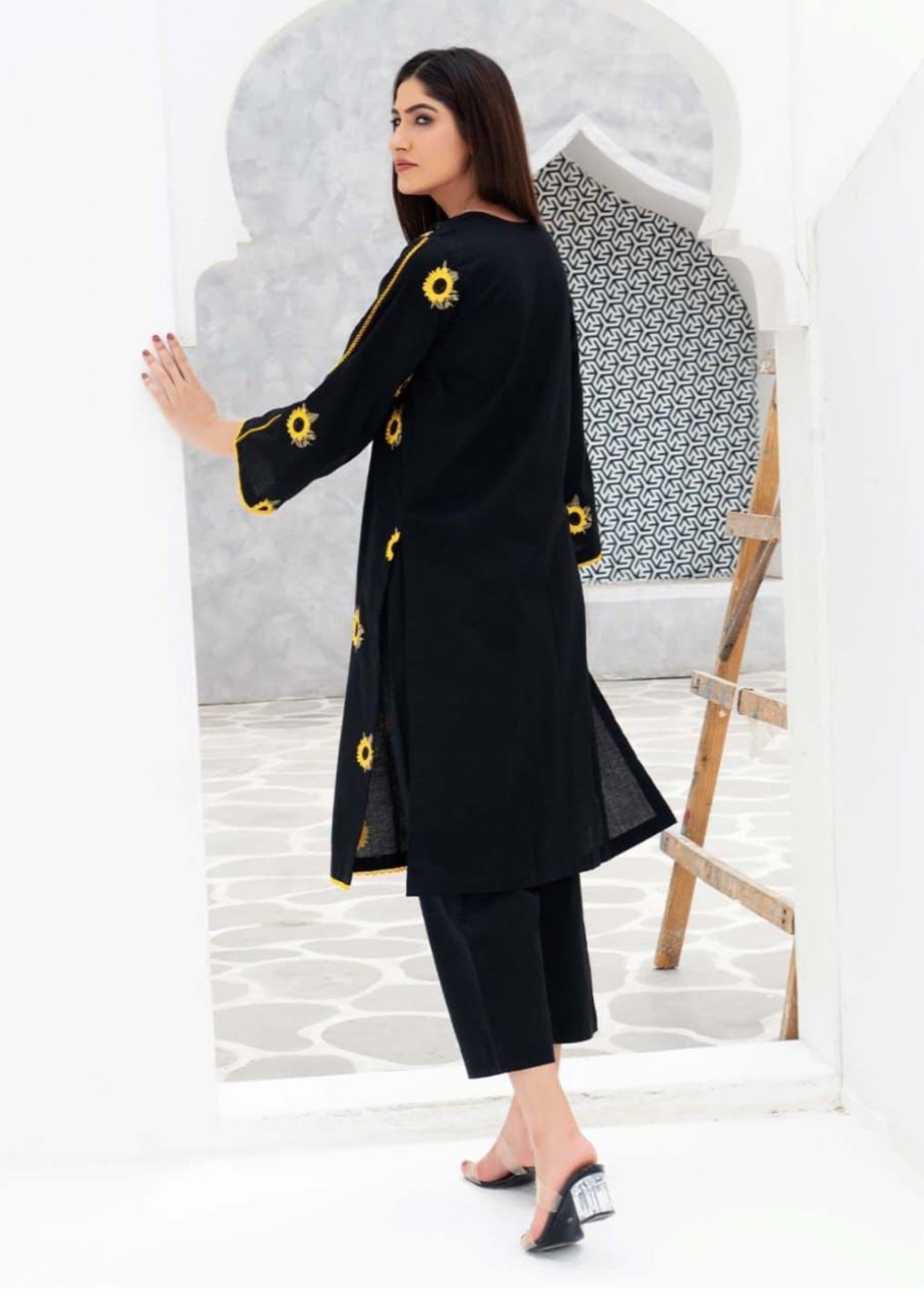 Stylish Collection BLACK SUNFLOWER Women 2pcs