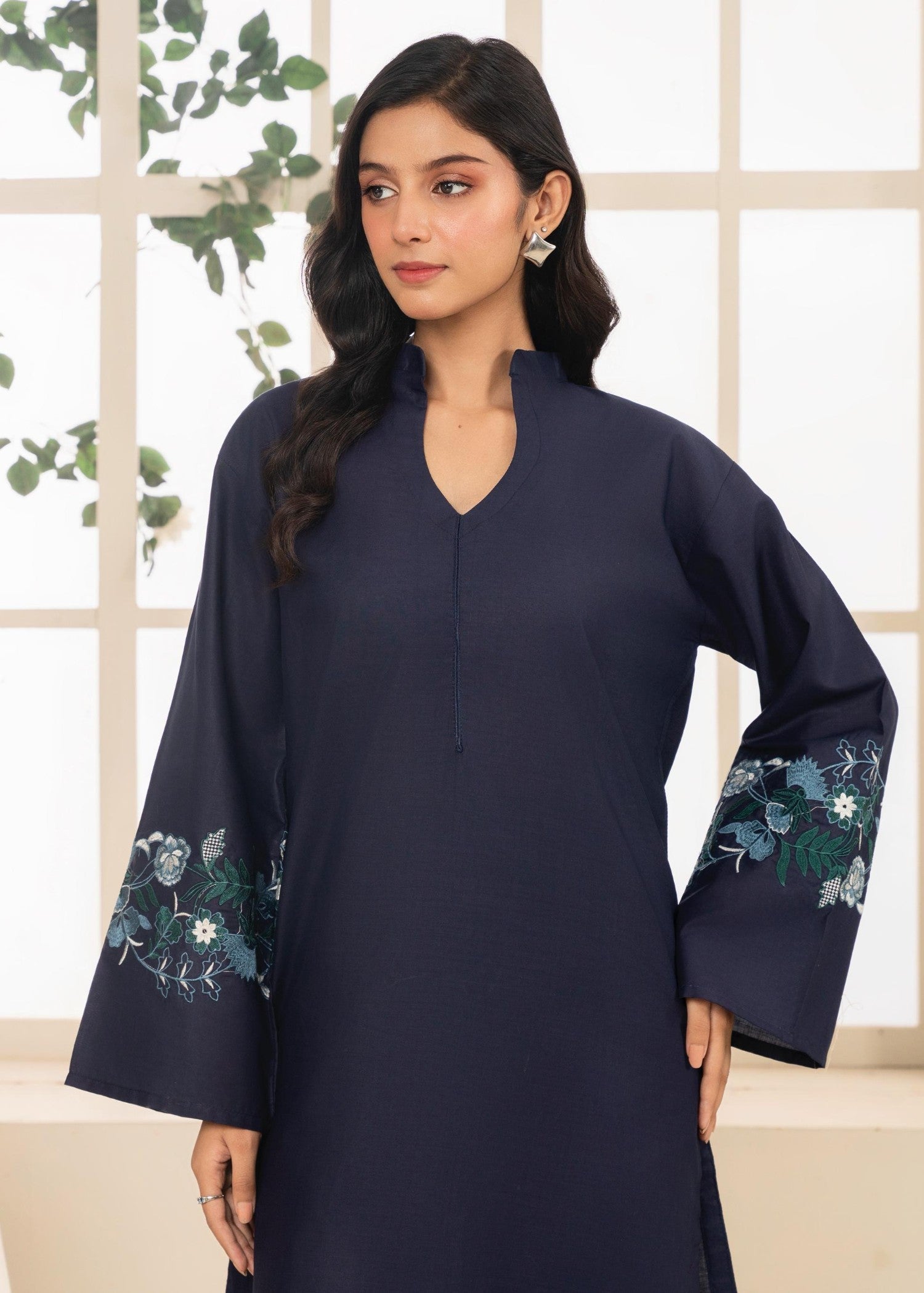 Stylish Collection ZUMAR EMBROIDERED Women 2pcs