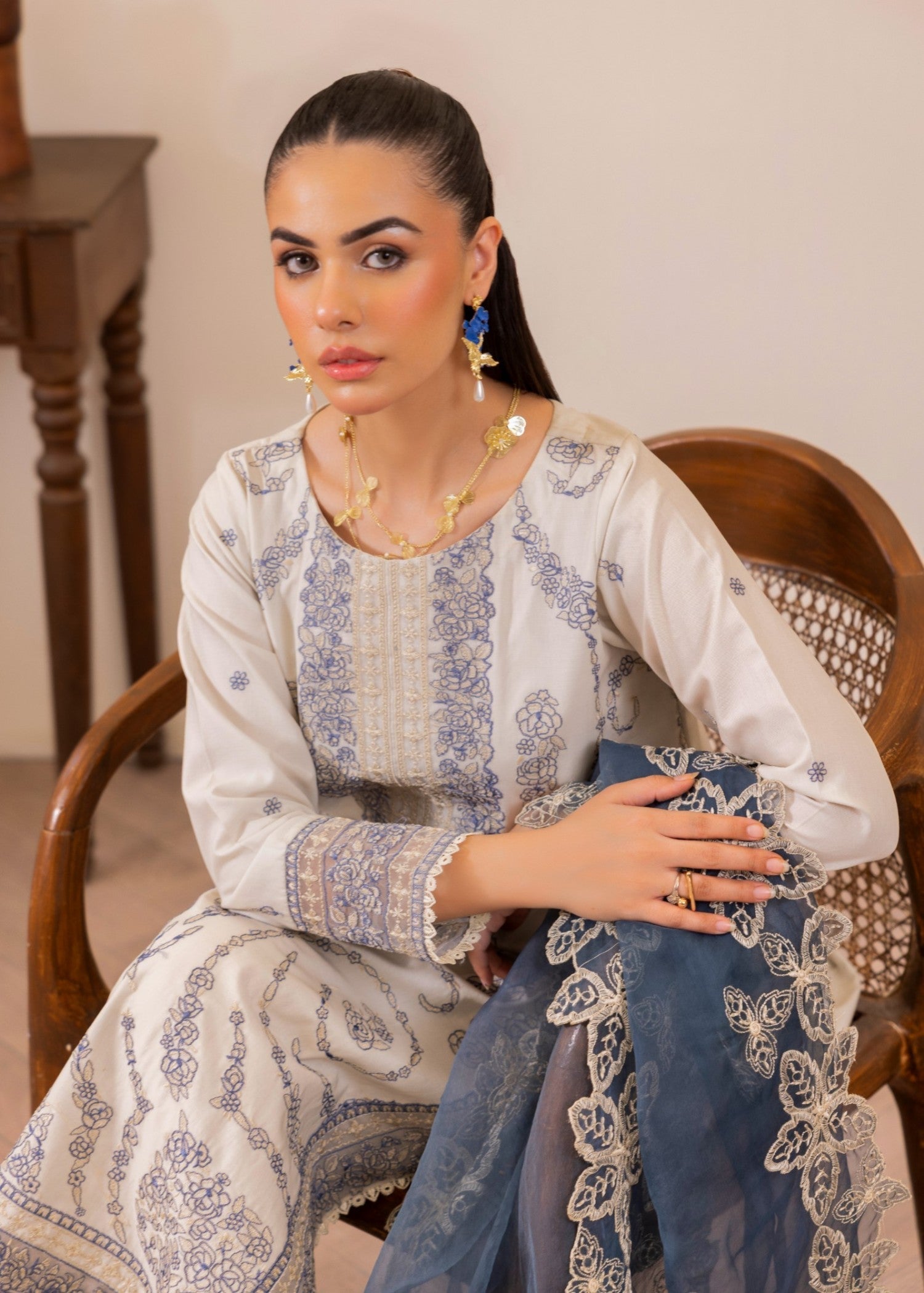 Mohagni ZA 05 LAWN STITCHED Women 3pcs