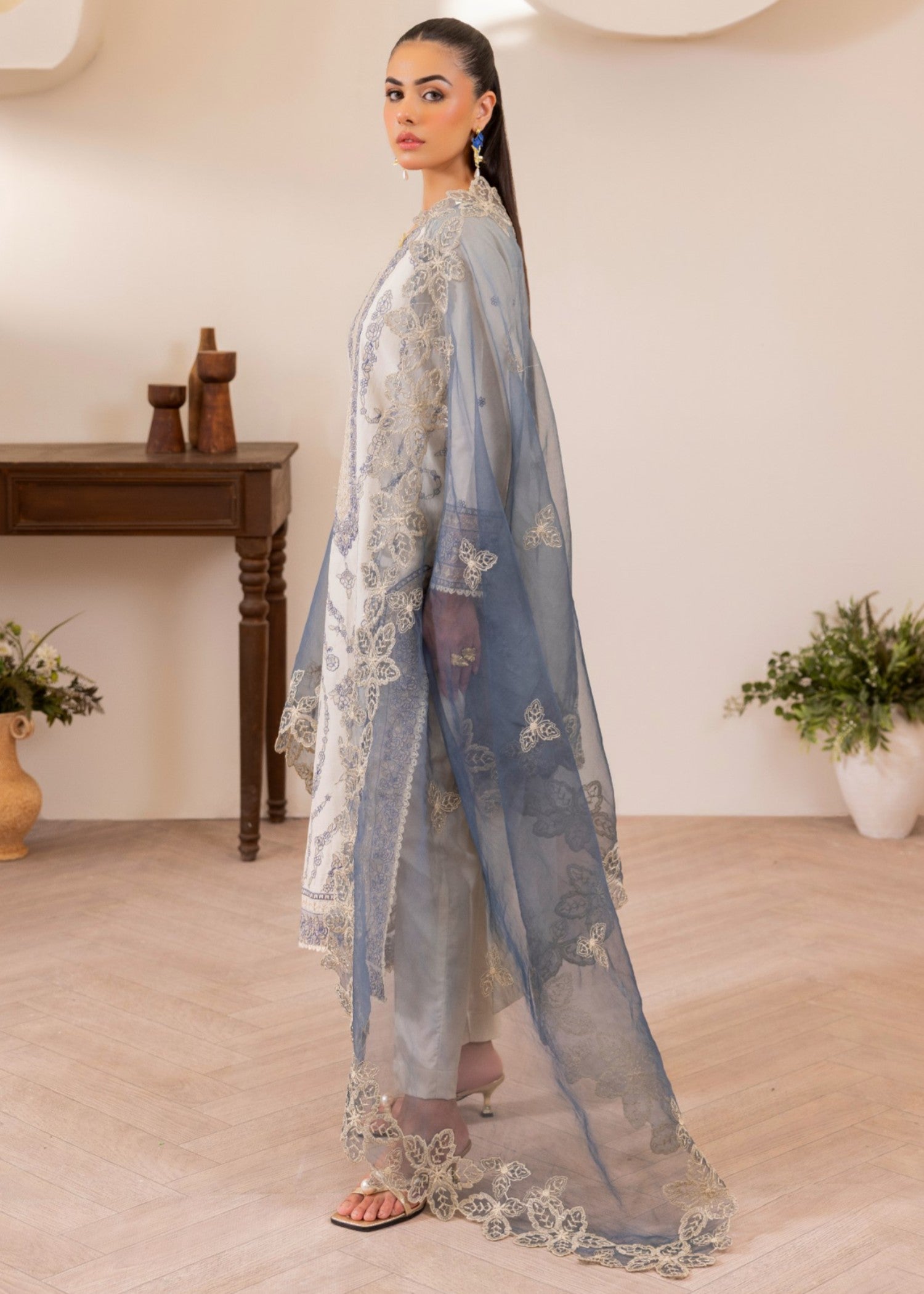 Mohagni ZA 05 LAWN STITCHED Women 3pcs