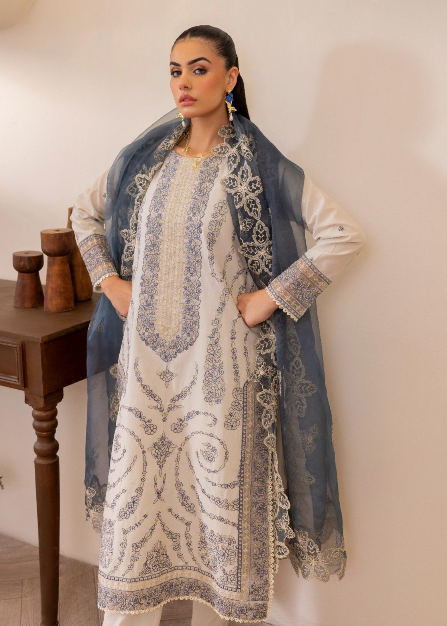 Mohagni ZA 05 LAWN STITCHED Women 3pcs