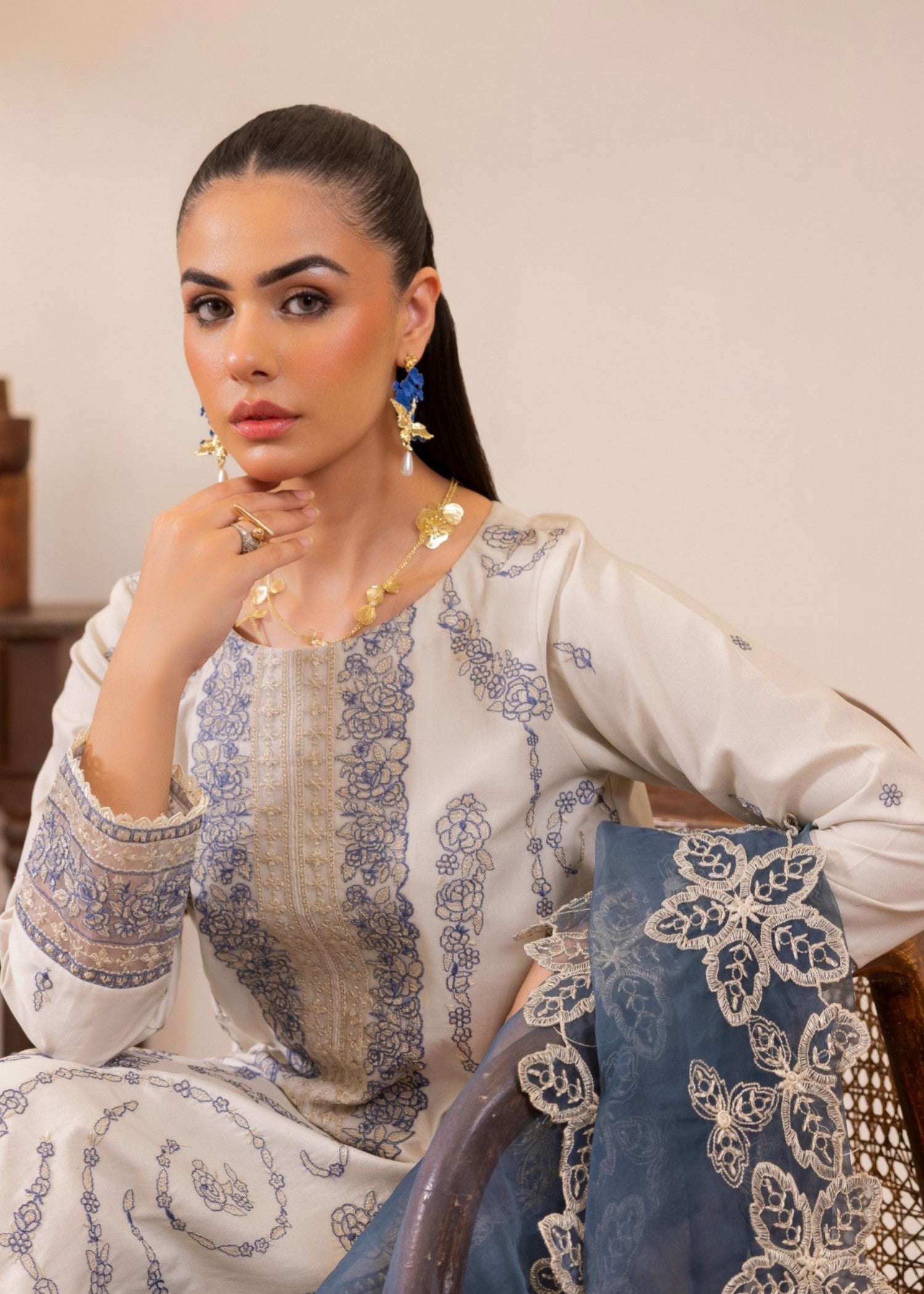 Mohagni ZA 05 LAWN STITCHED Women 3pcs