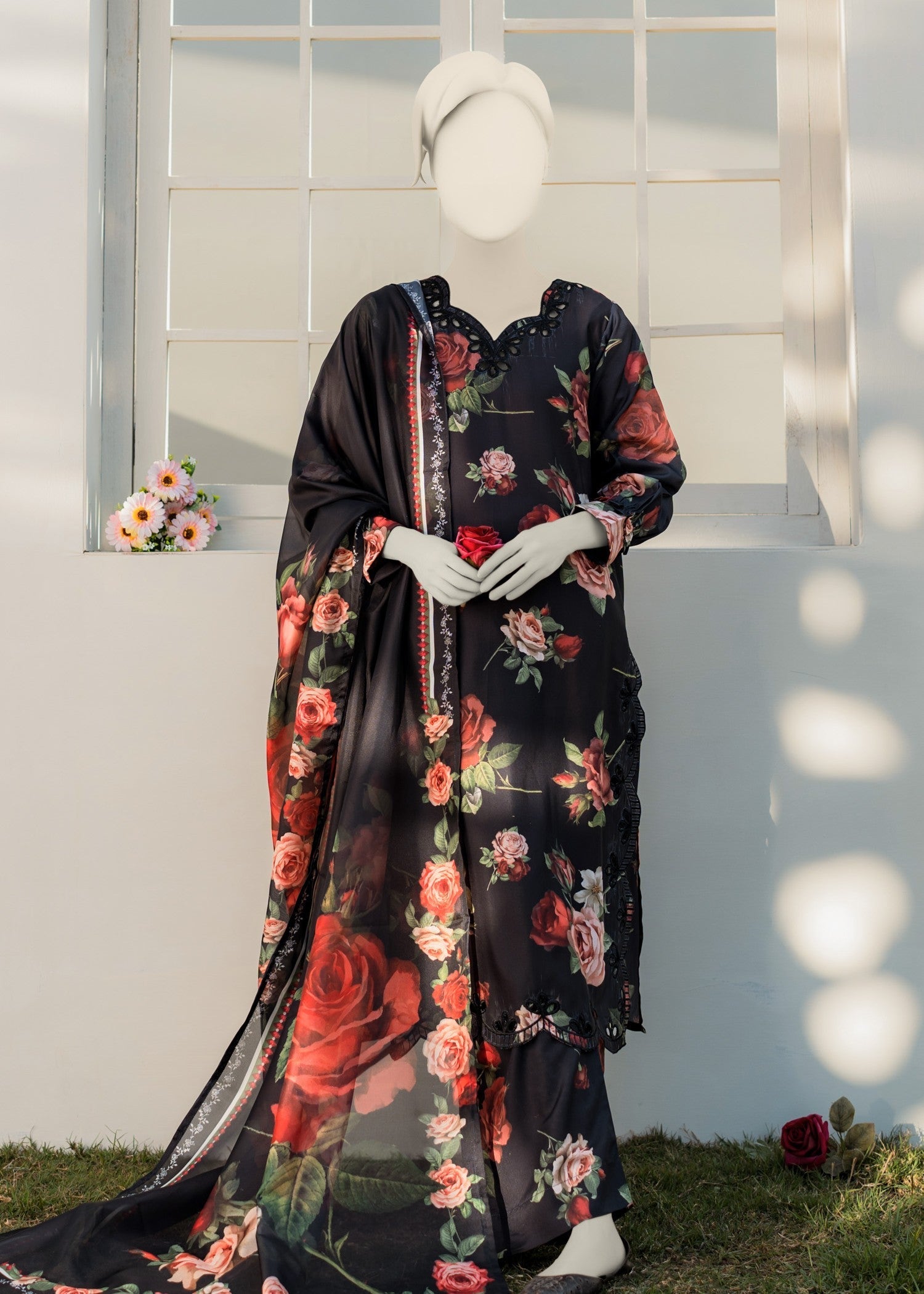 Zaira and Mahnoor Rose suit Women 3pcs