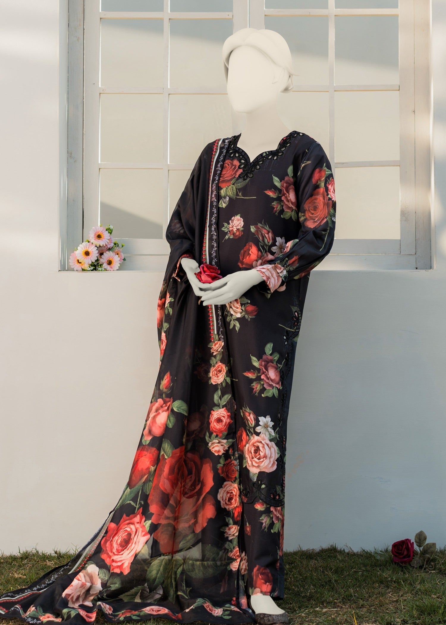 Zaira and Mahnoor Rose suit Women 3pcs