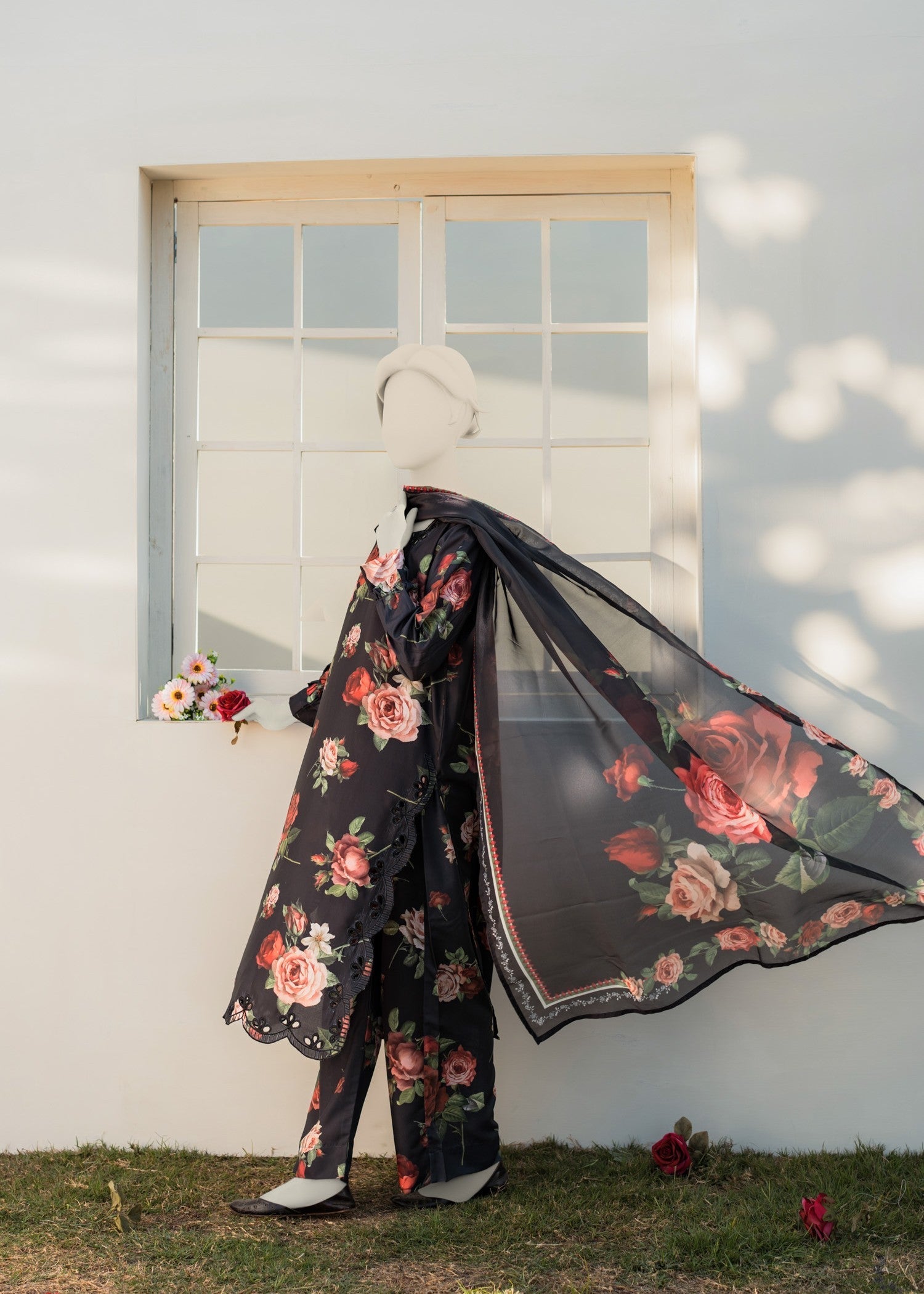 Zaira and Mahnoor Rose suit Women 3pcs