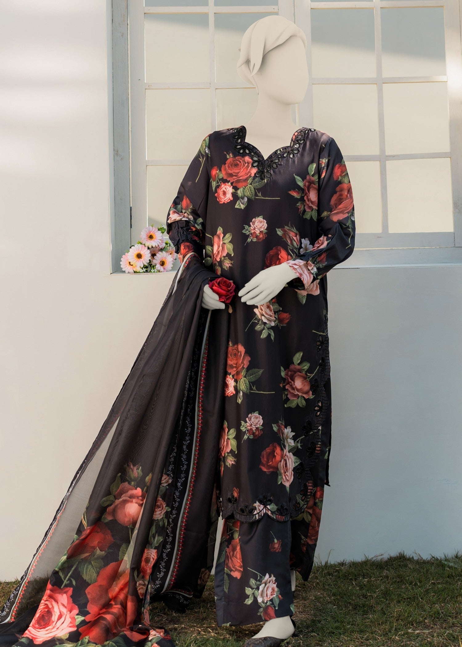 Zaira and Mahnoor Rose suit Women 3pcs