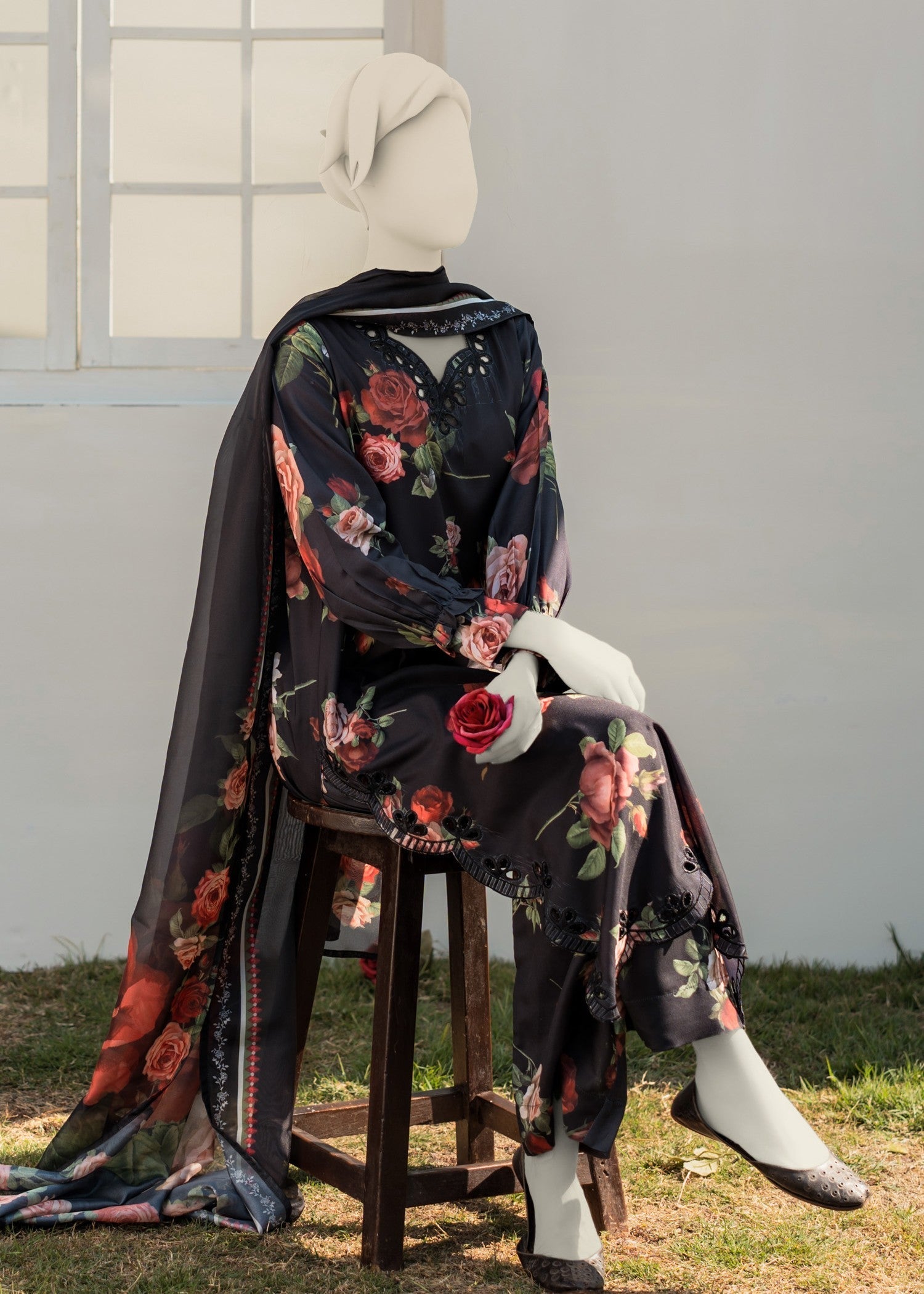 Zaira and Mahnoor Rose suit Women 3pcs