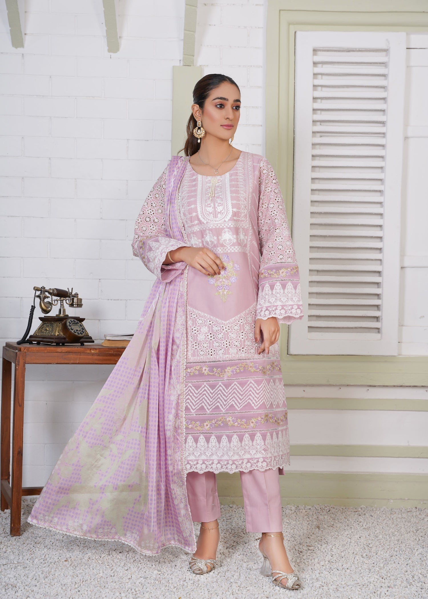 Thread & Weave By Zeplar Ready to Wear Luxury lawn Embroidered RTWL24207 Women 3pcs