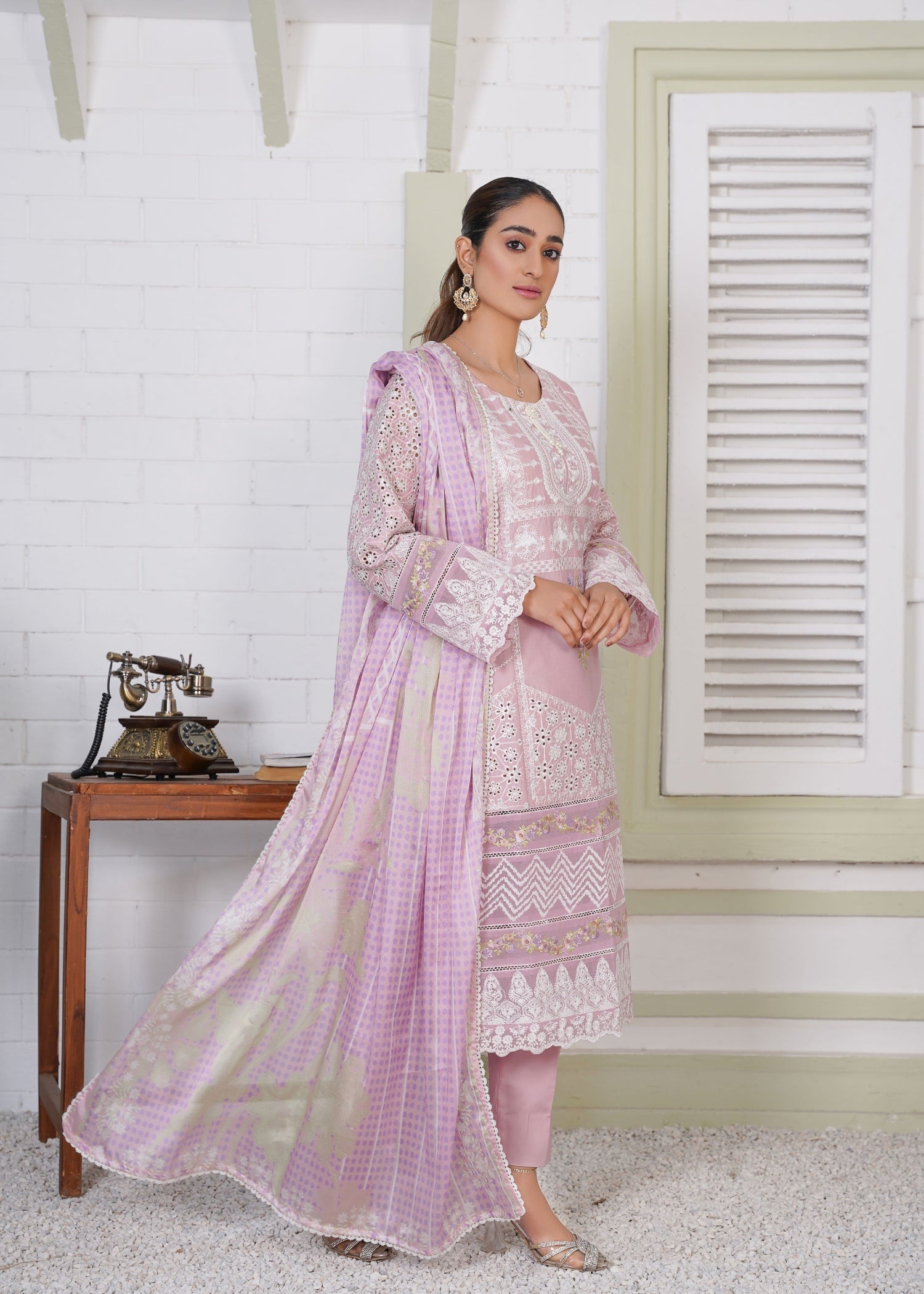Thread & Weave By Zeplar Ready to Wear Luxury lawn Embroidered RTWL24207 Women 3pcs