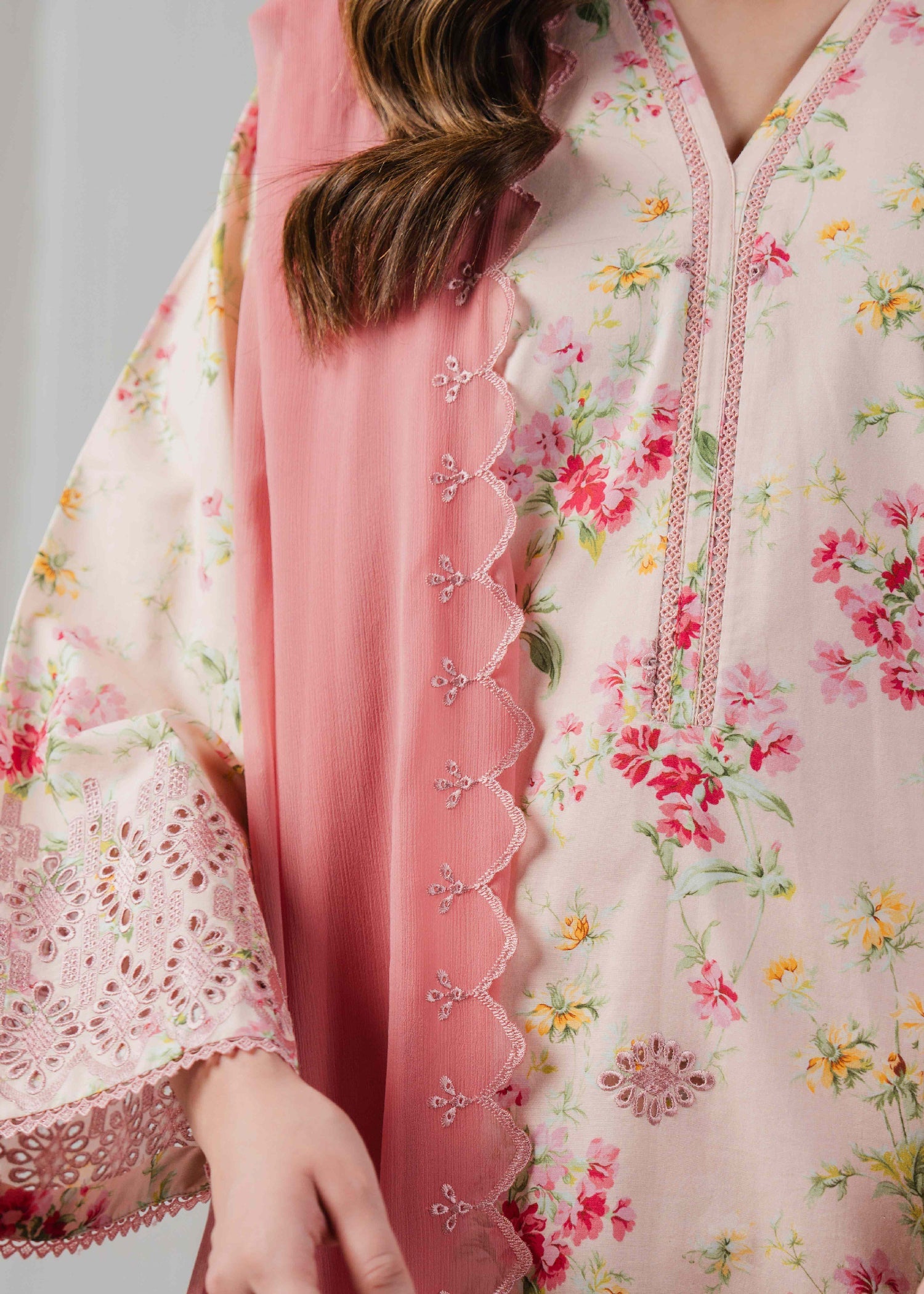 Buzzazi Blush Pink Printed Suit Women 3pcs