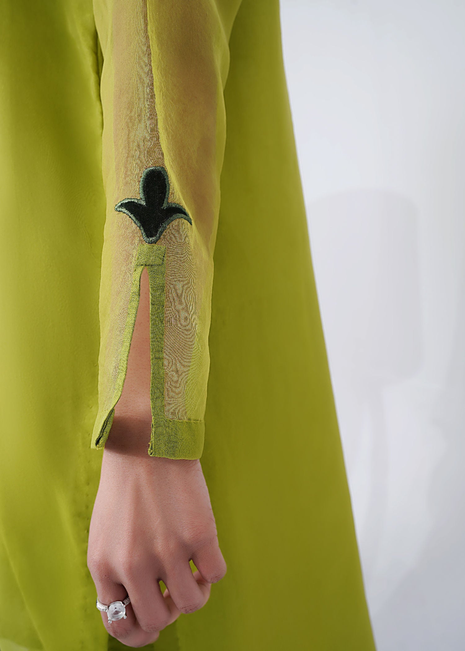 Shades By Abeeha Usman Peridot Women 2pcs