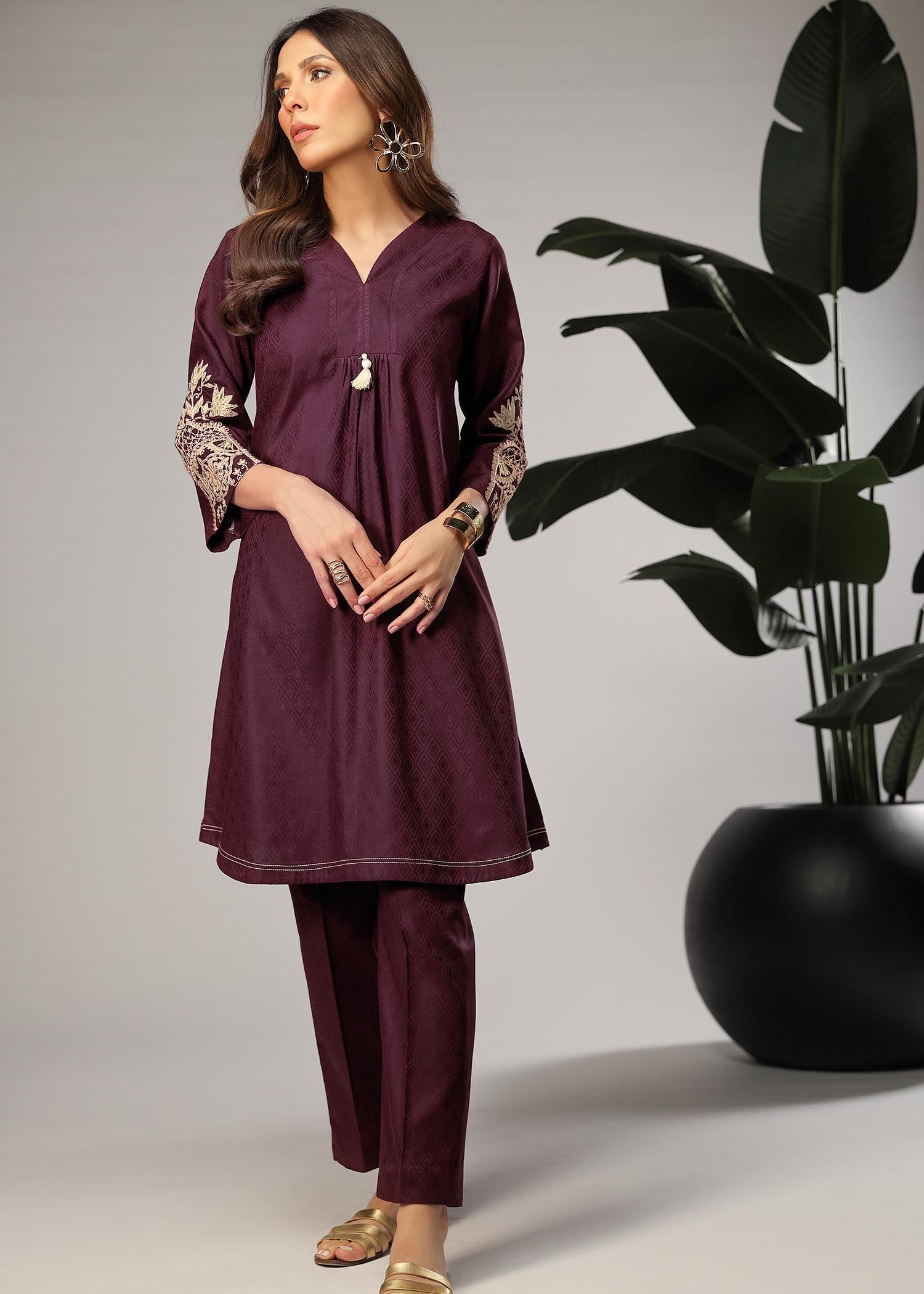 Merakish Daphne Jacquard Embroidered Stitched Women 2pcs