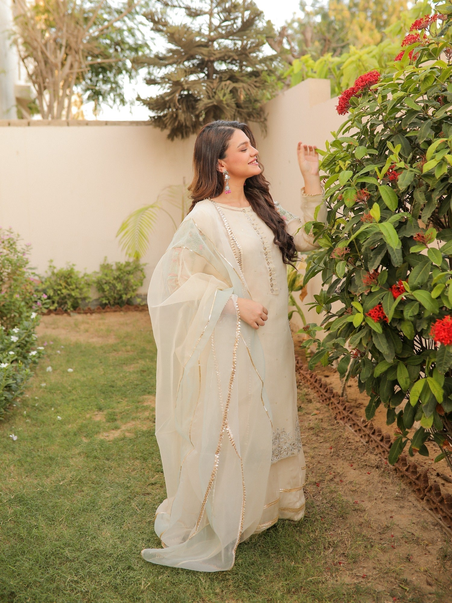 Hem Lotus Outfit Ivory White Women 4pcs