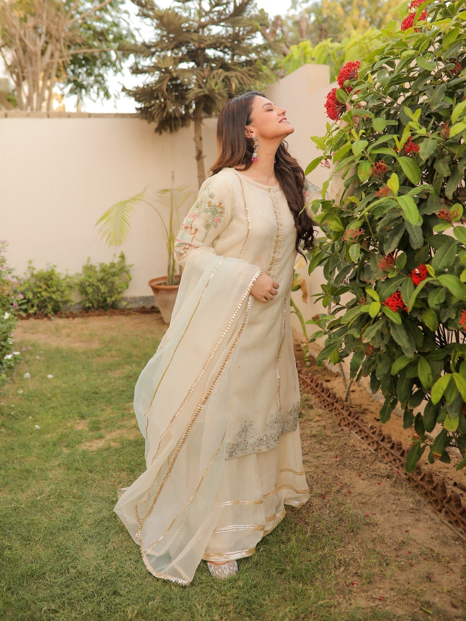 Hem Lotus Outfit Ivory White Women 4pcs