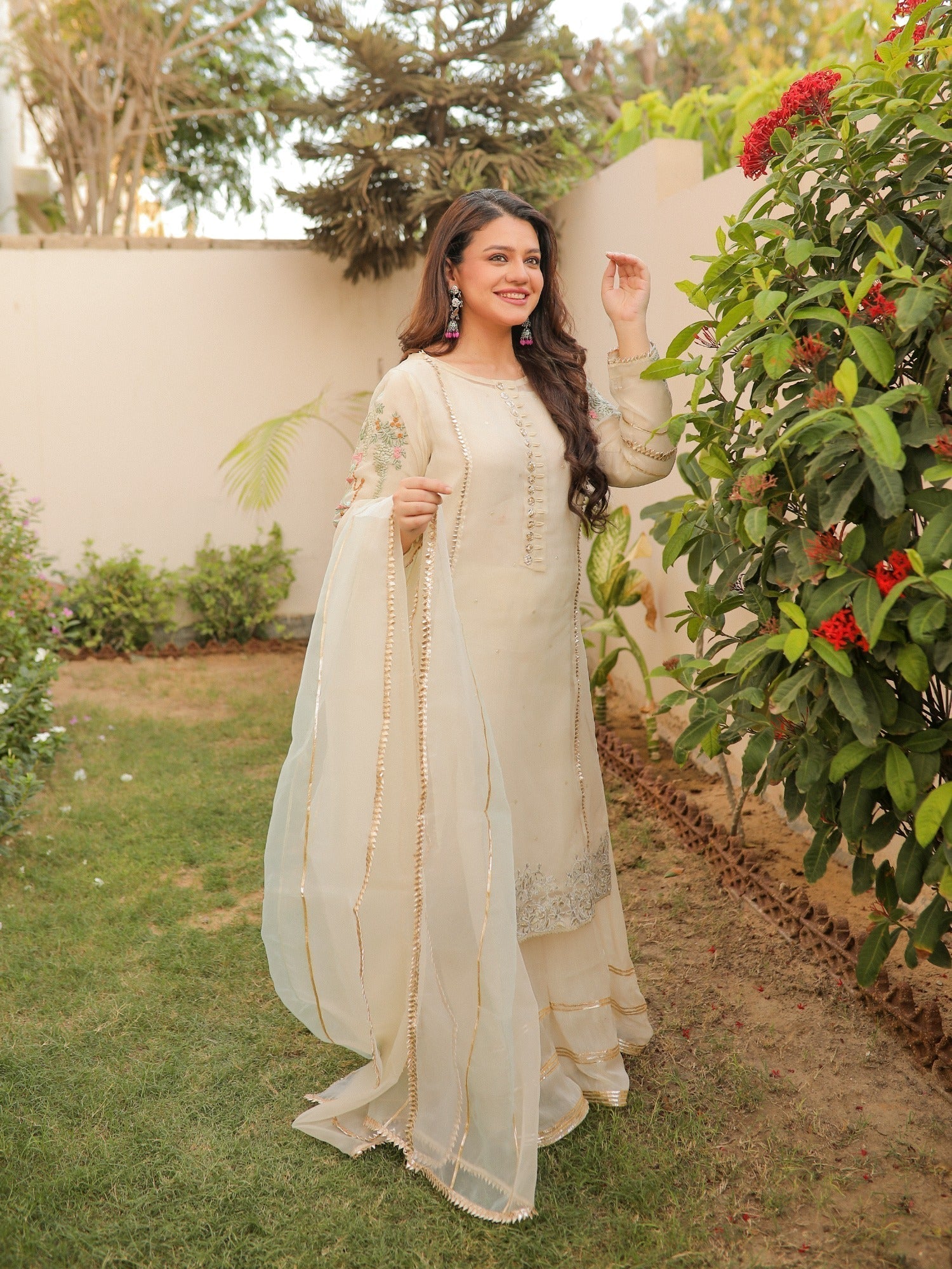 Hem Lotus Outfit Ivory White Women 4pcs