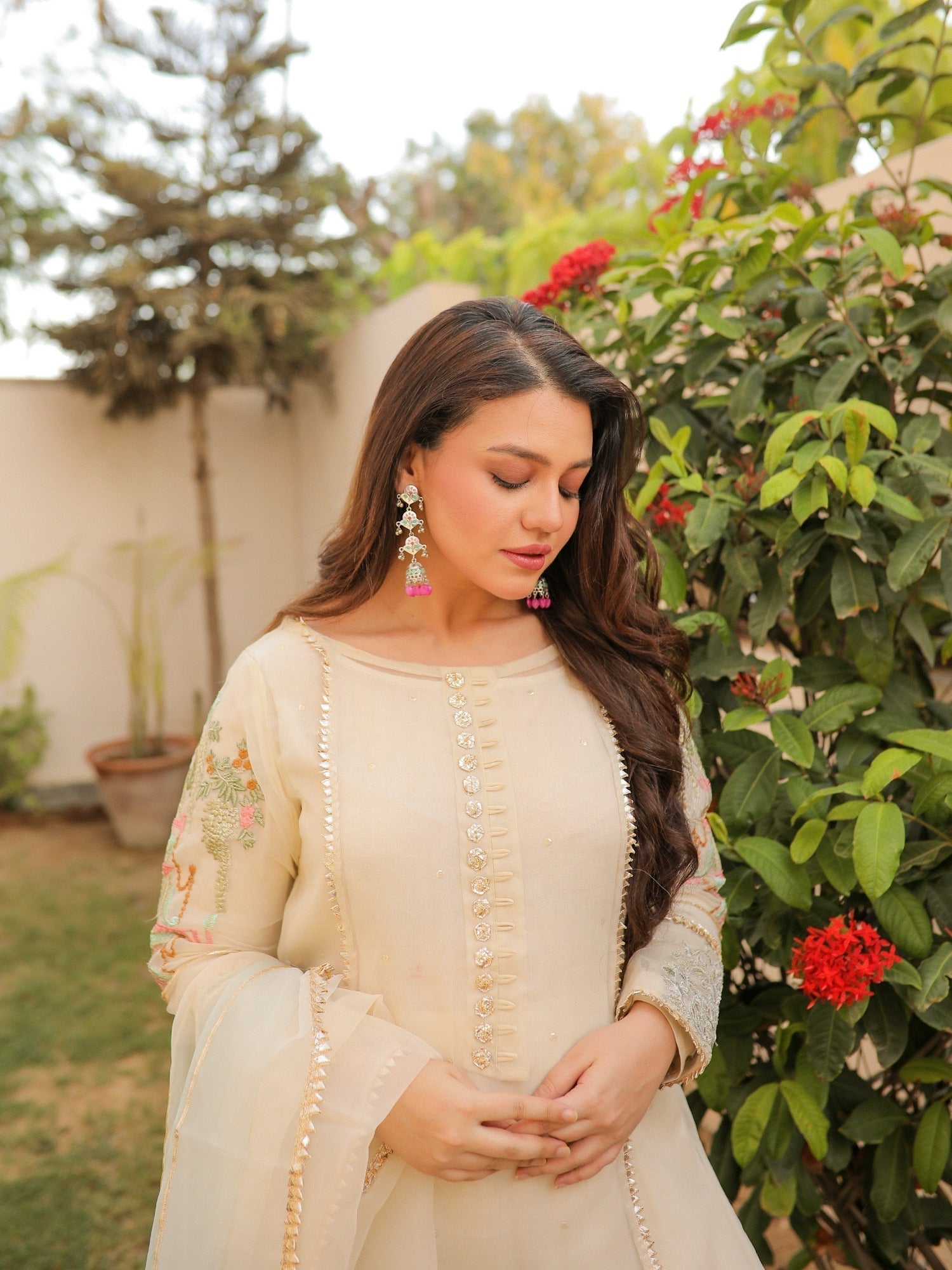 Hem Lotus Outfit Ivory White Women 4pcs