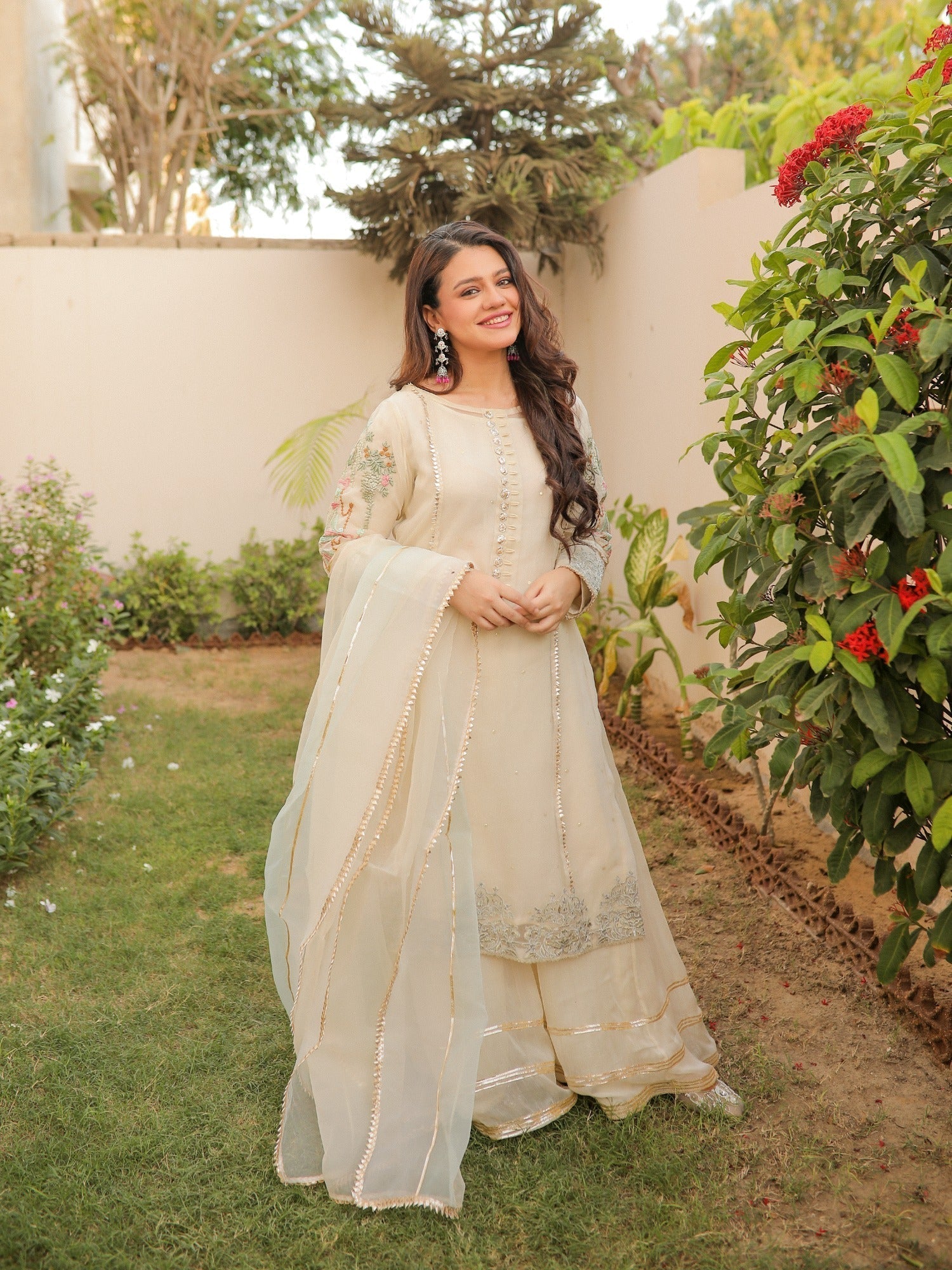 Hem Lotus Outfit Ivory White Women 4pcs