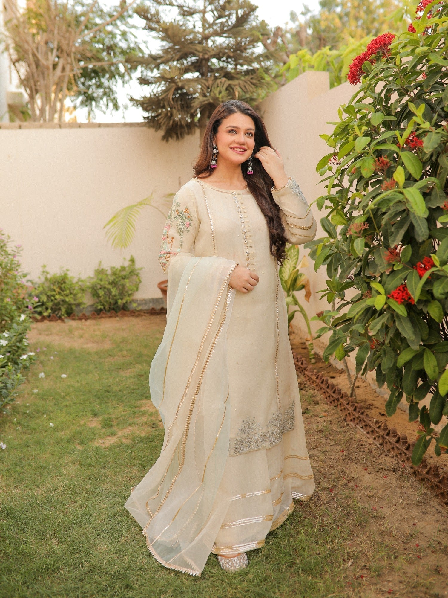 Hem Lotus Outfit Ivory White Women 4pcs