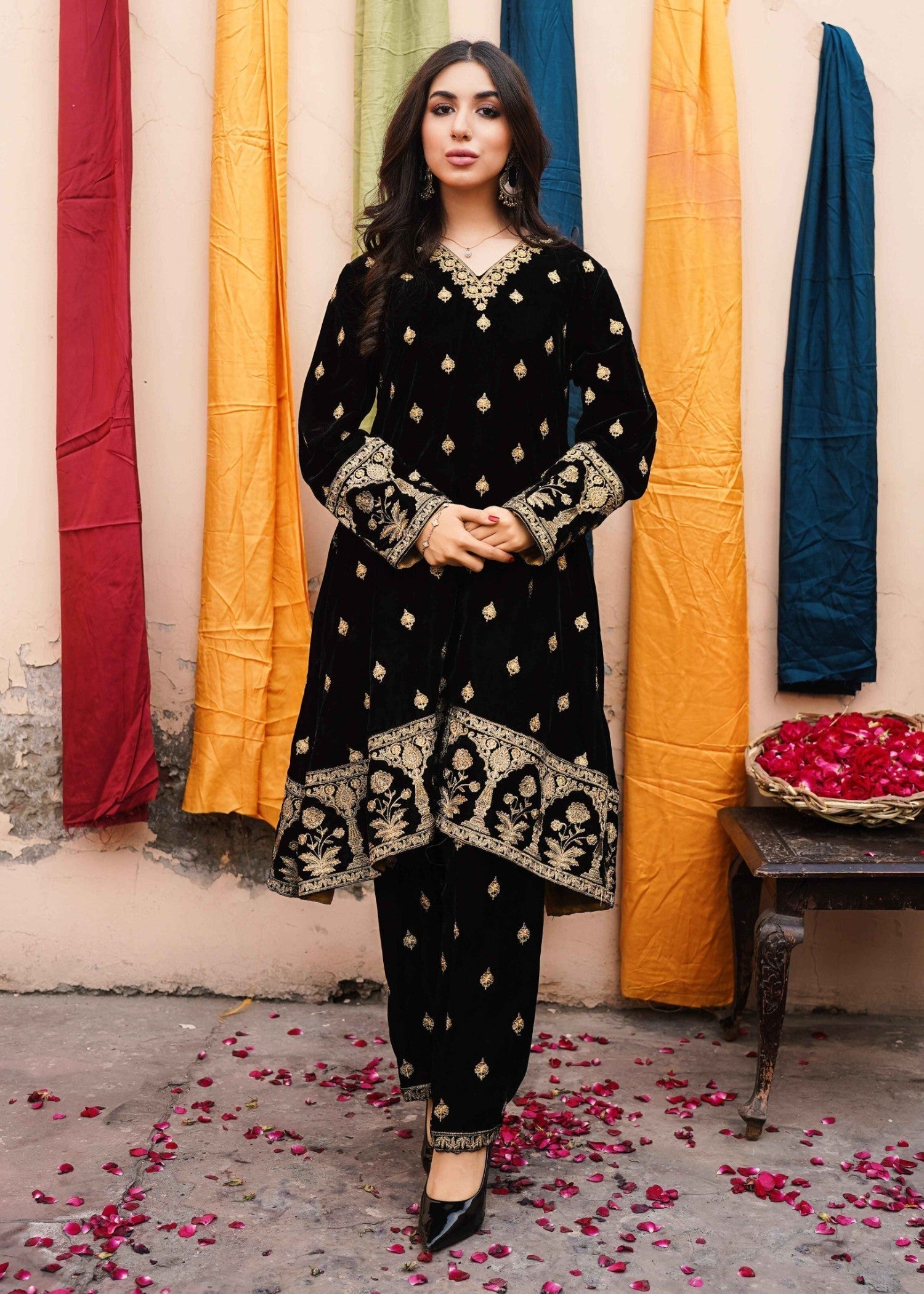 Akhrot Clothing Black Chandni Velvet Women 3pcs