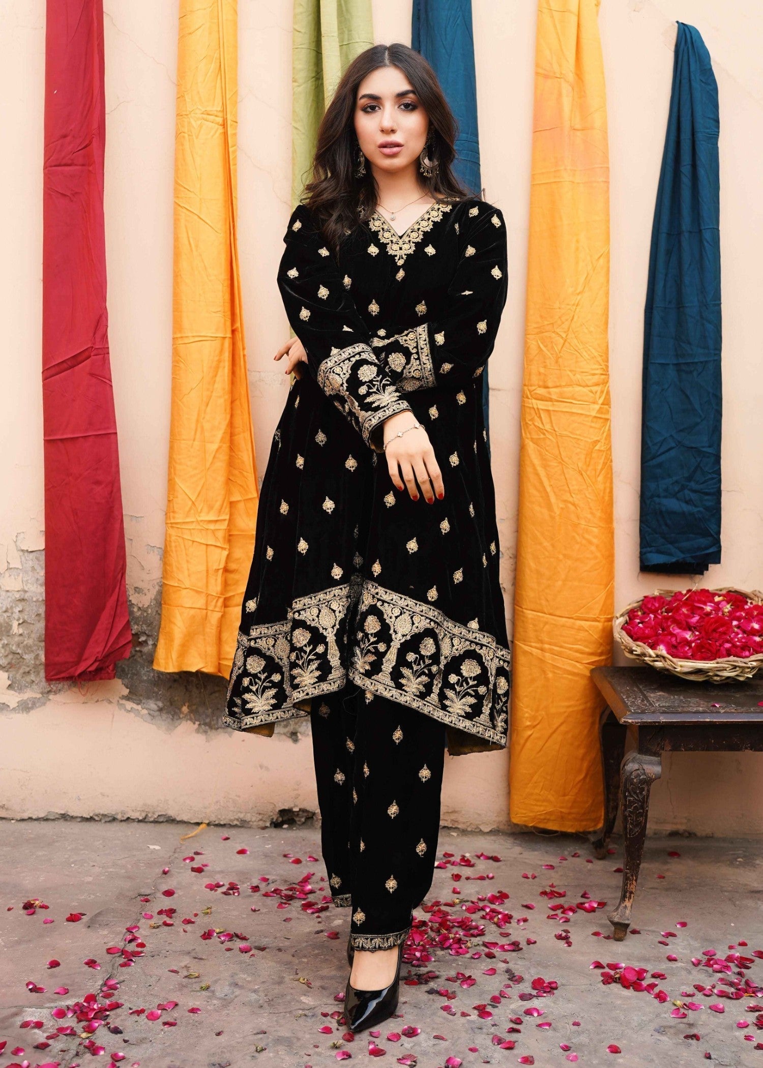 Akhrot Clothing Black Chandni Velvet Women 3pcs