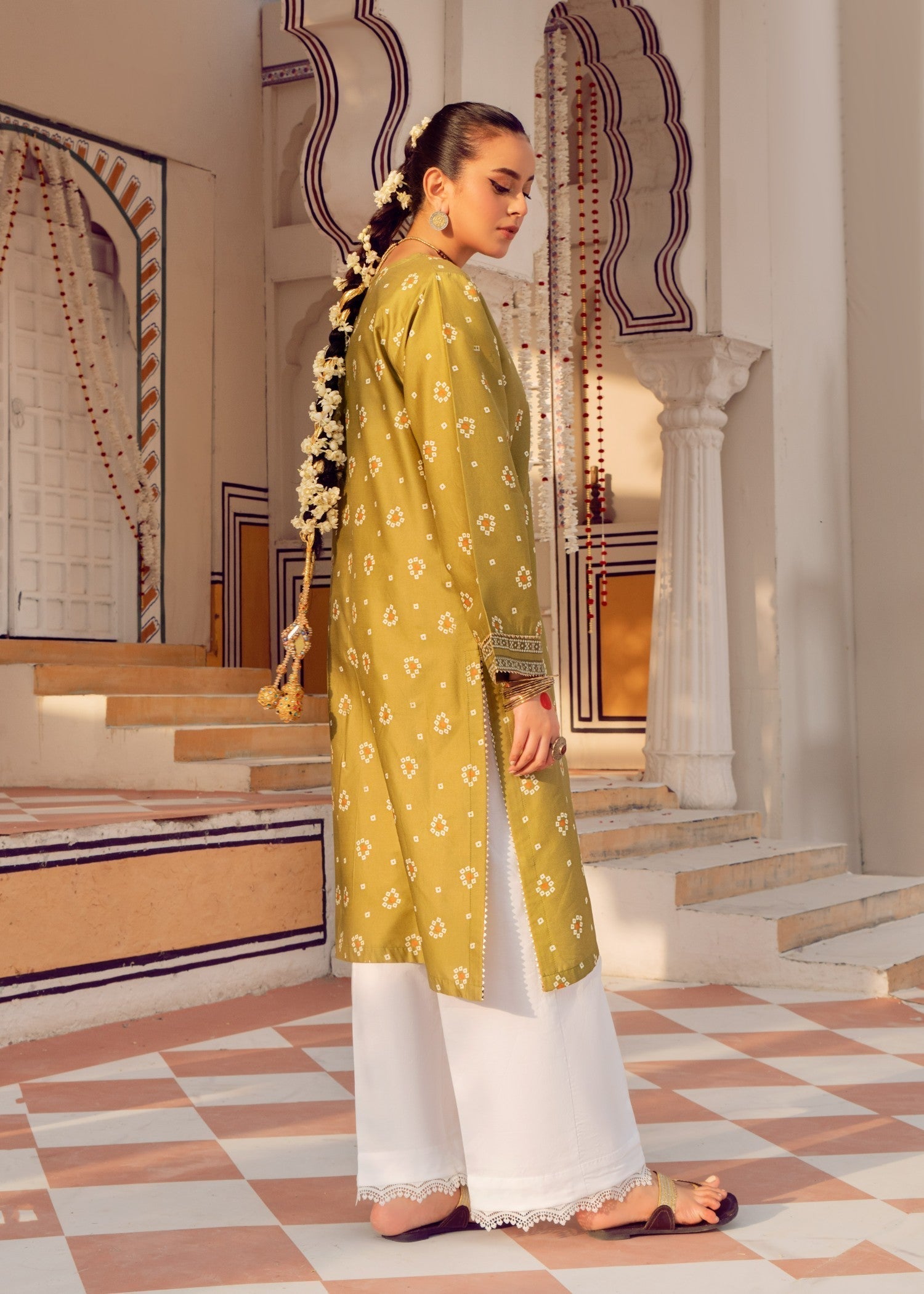 Chandan Nagri KILK Women 1pcs