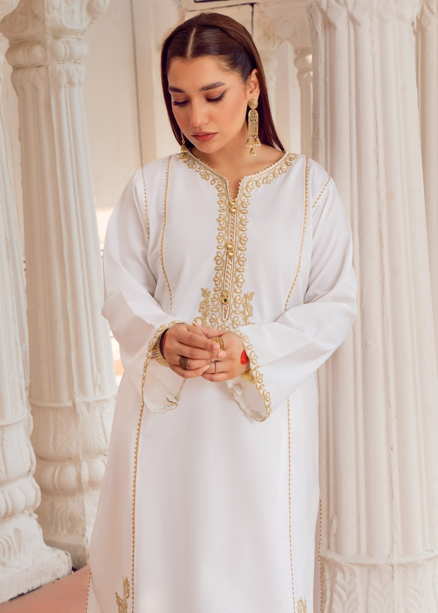 Chandan Nagri alif Women 1pcs