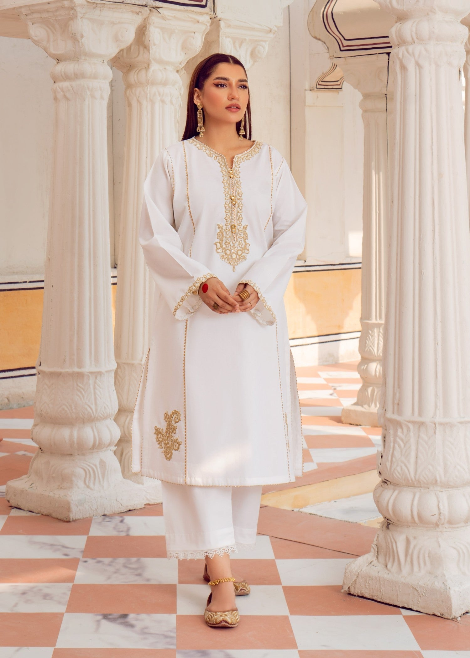 Chandan Nagri alif Women 1pcs