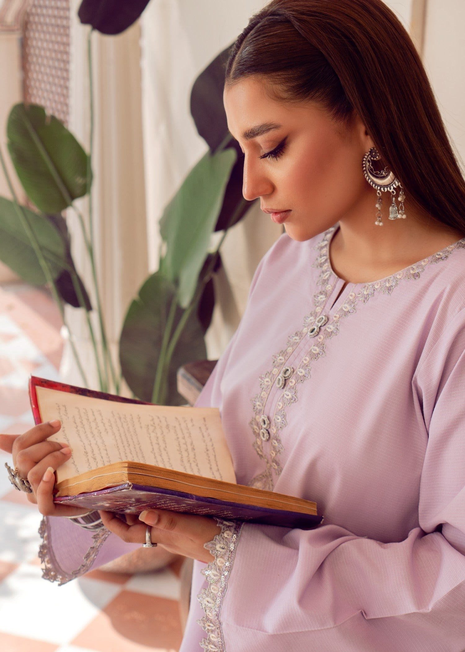 Chandan Nagri taa Women 1pcs