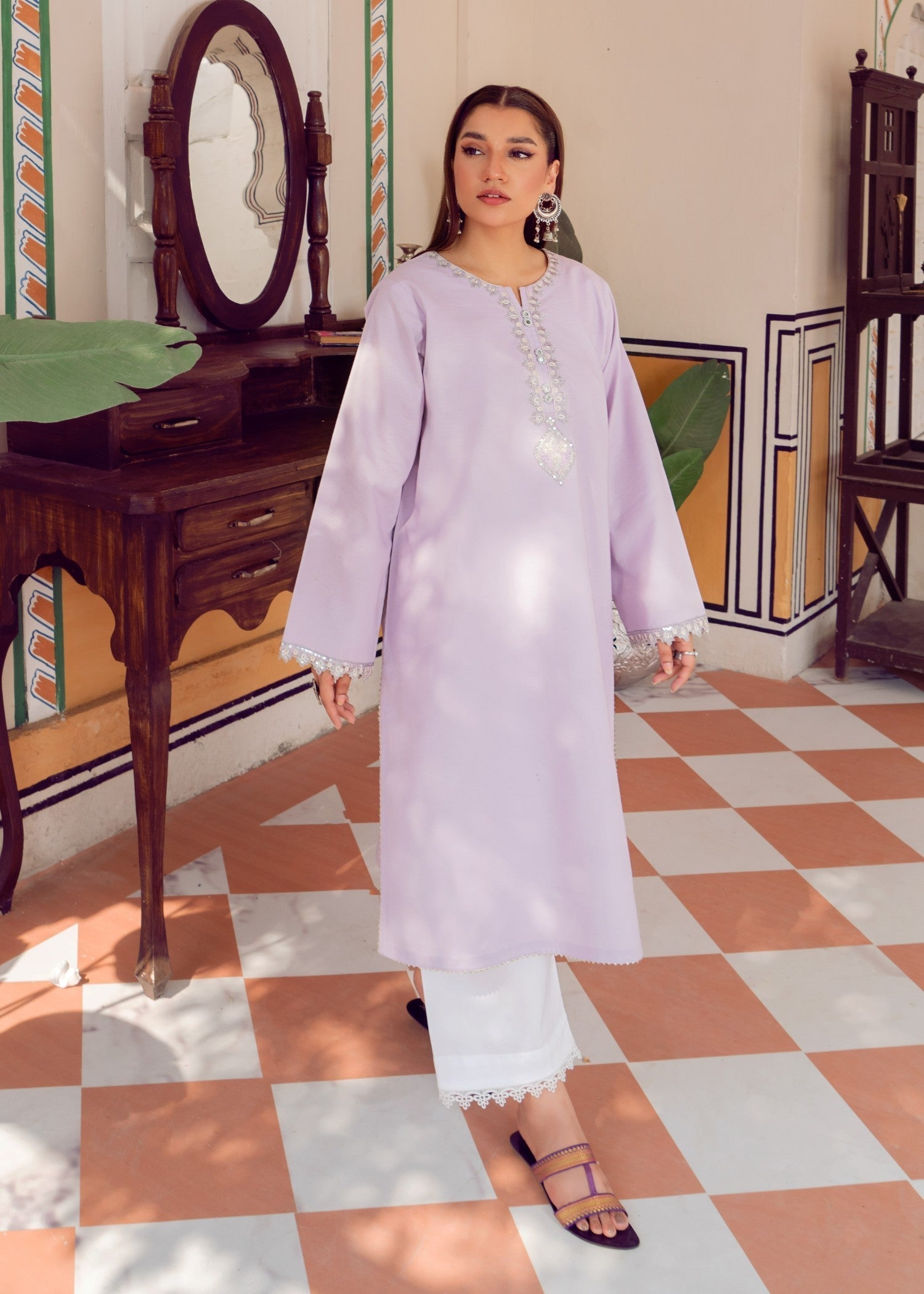 Chandan Nagri taa Women 1pcs