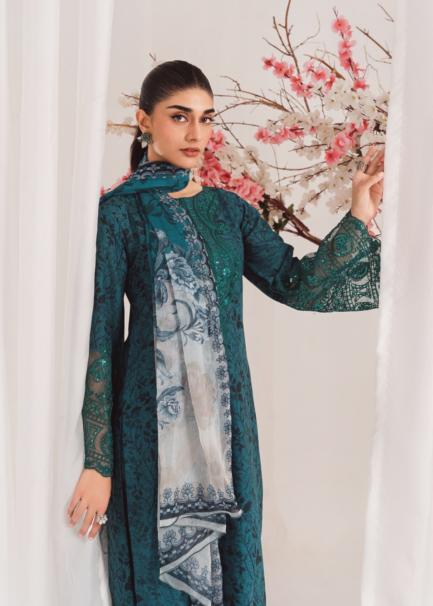 Agha Jaan B02 Women 2pcs