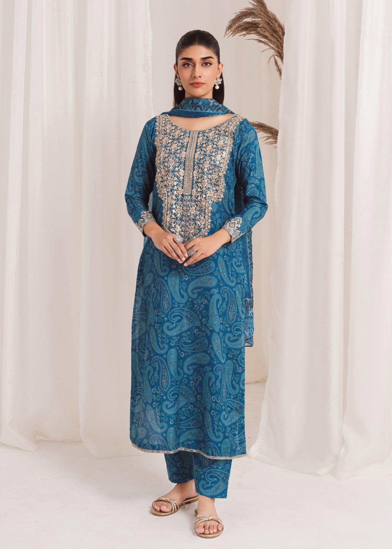 Agha Jaan B09 Women 2pcs