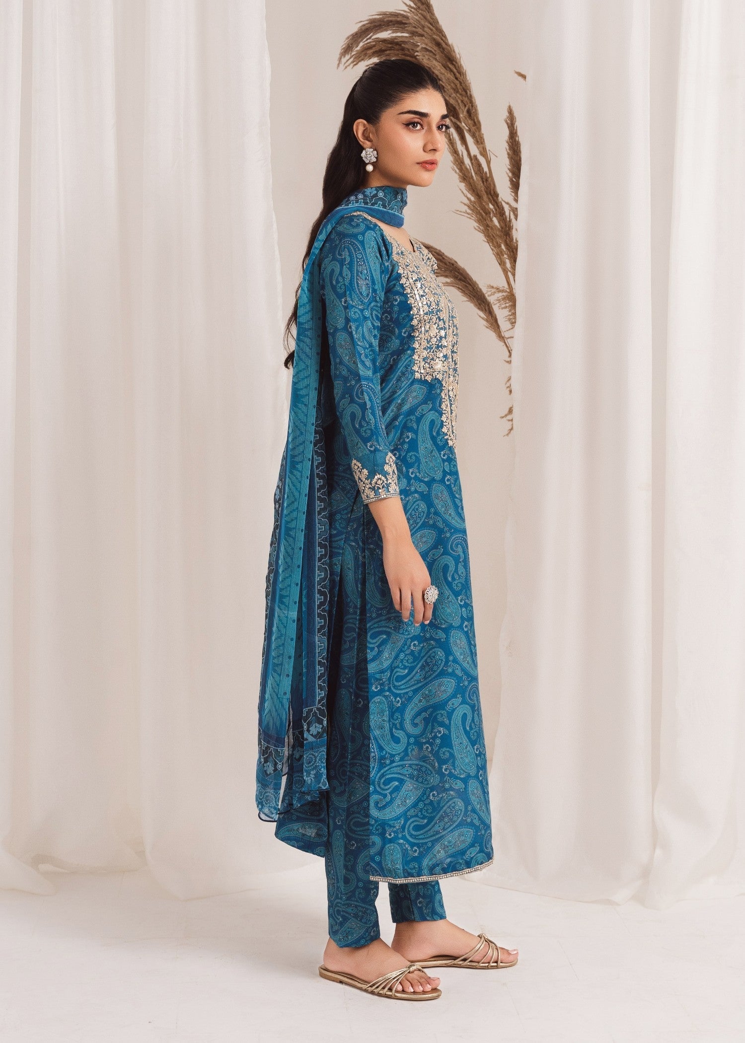 Agha Jaan B09 Women 2pcs