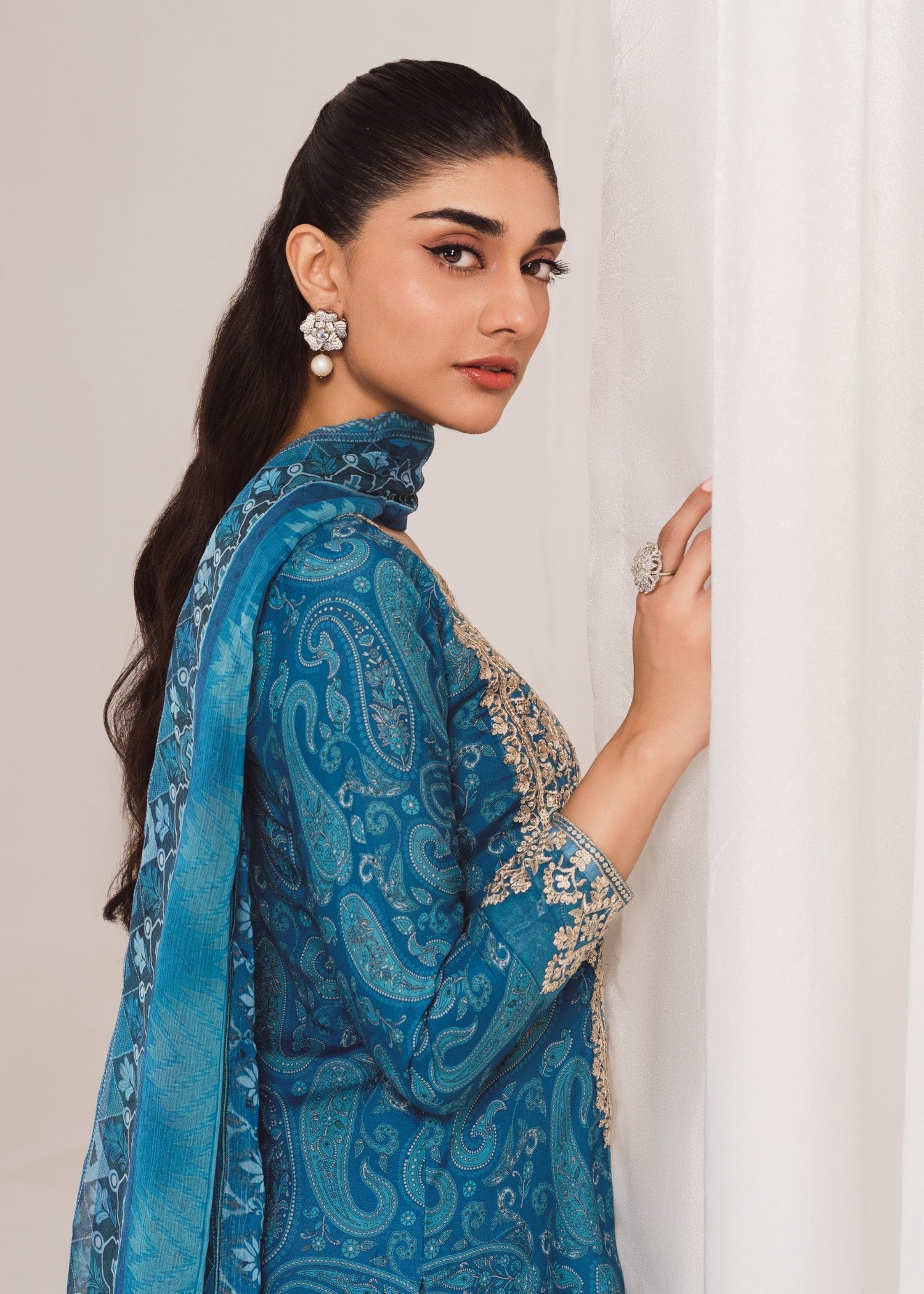 Agha Jaan B09 Women 2pcs