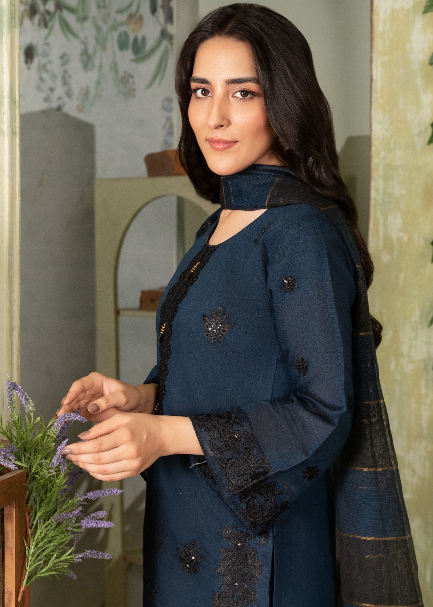 Four Season Boutique NOOR E ROSHNI KHADI Women 3pcs