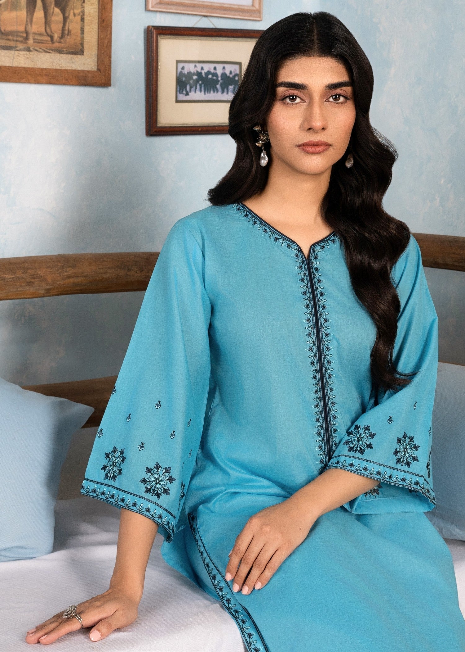 Aster Regal Weaves Women 2pcs