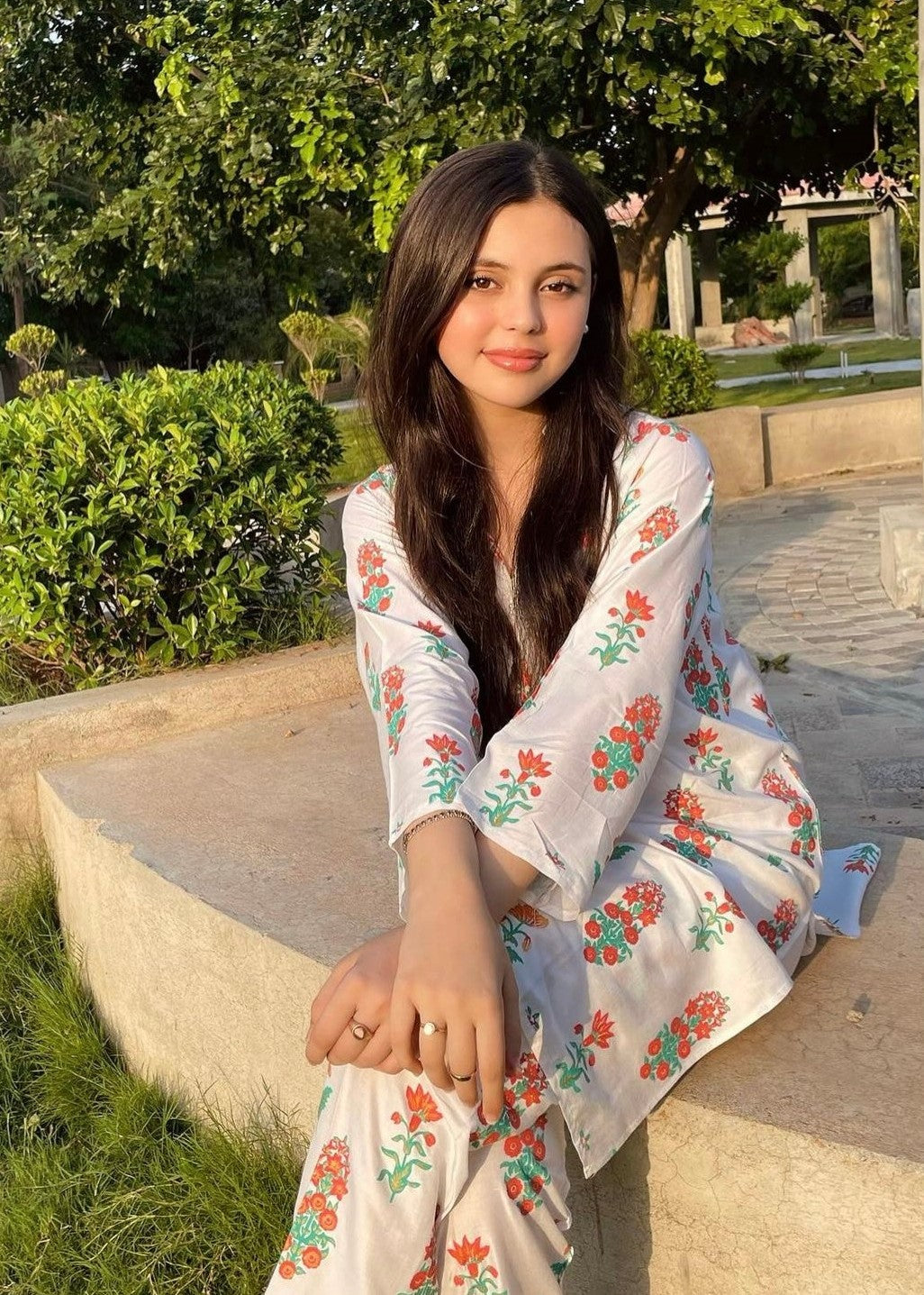 Chaudhary Arts Flower (white) Women 2pcs