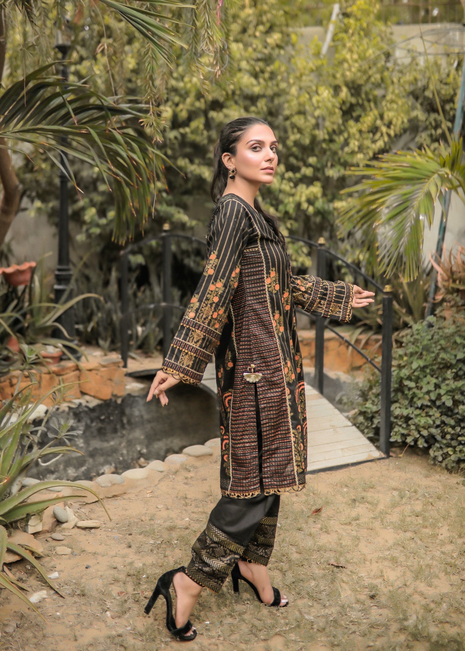 Yusra Ansari Mookosh yed 03 Women 2pcs