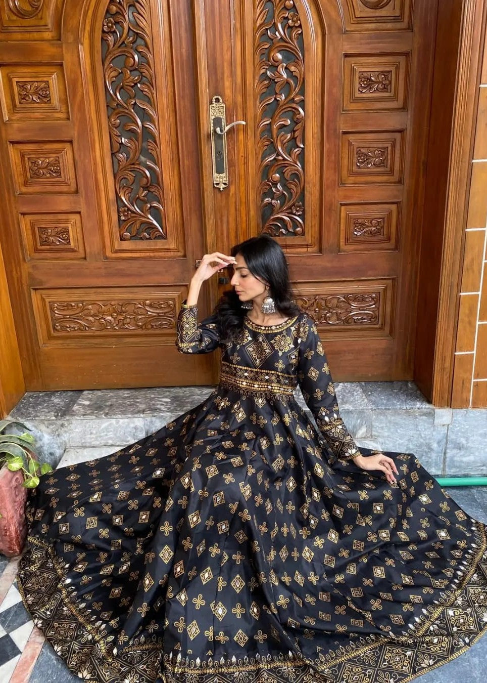 1 Virsapret black sheesh mahal Women 3pcs