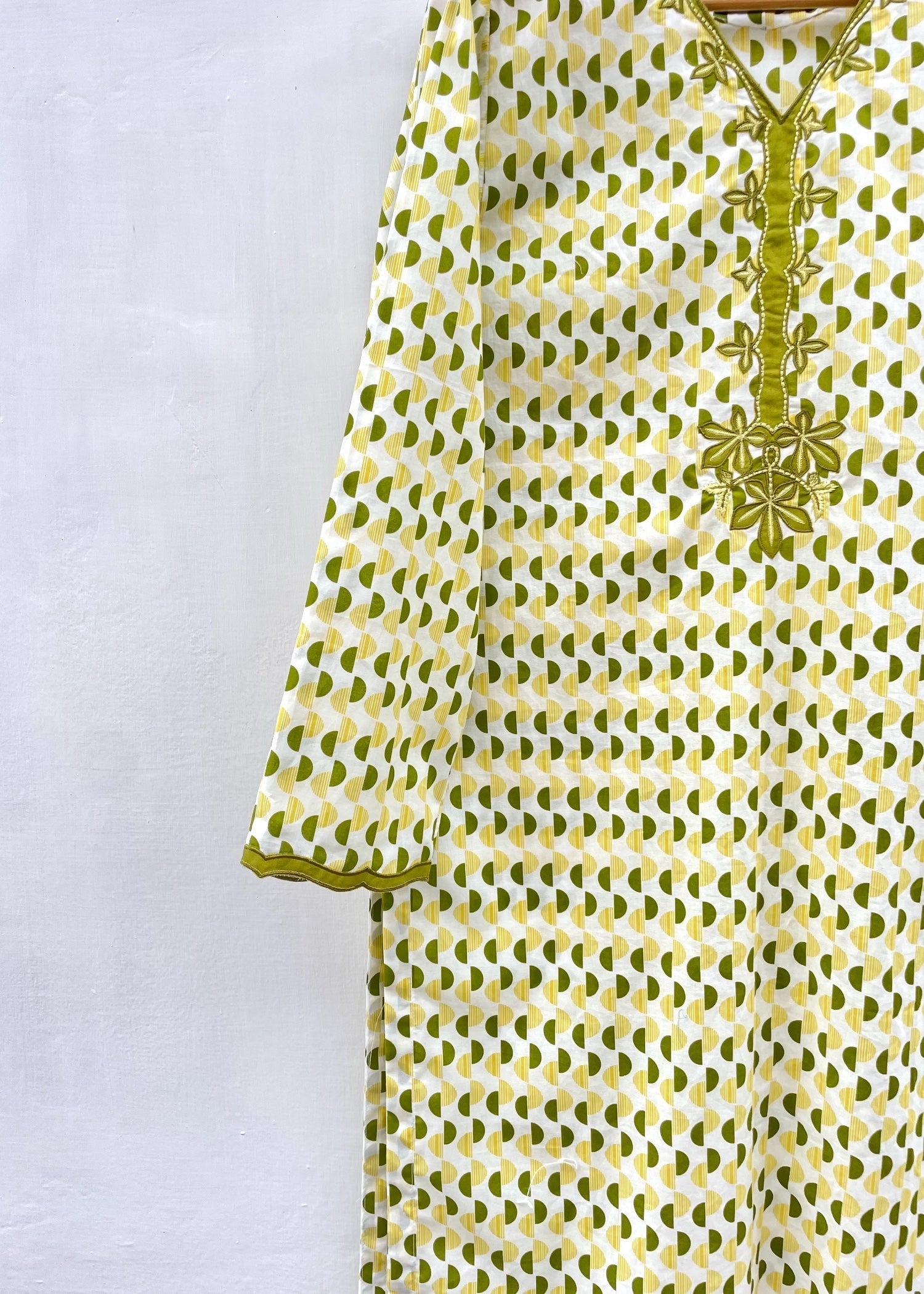 Bespoke Green Applique Kurta Women 1pcs