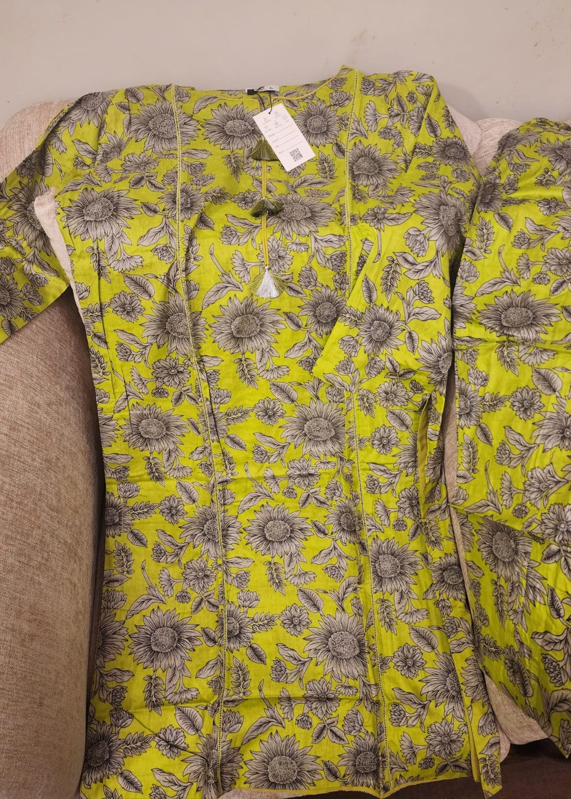 Mahrukh Gul Couture & Rakhtaa Podina/22 Women 2pcs