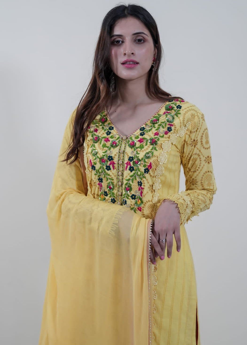 Mahrukh Gul Couture & Rakhtaa Trendy Une Cope/010 Women 4pcs