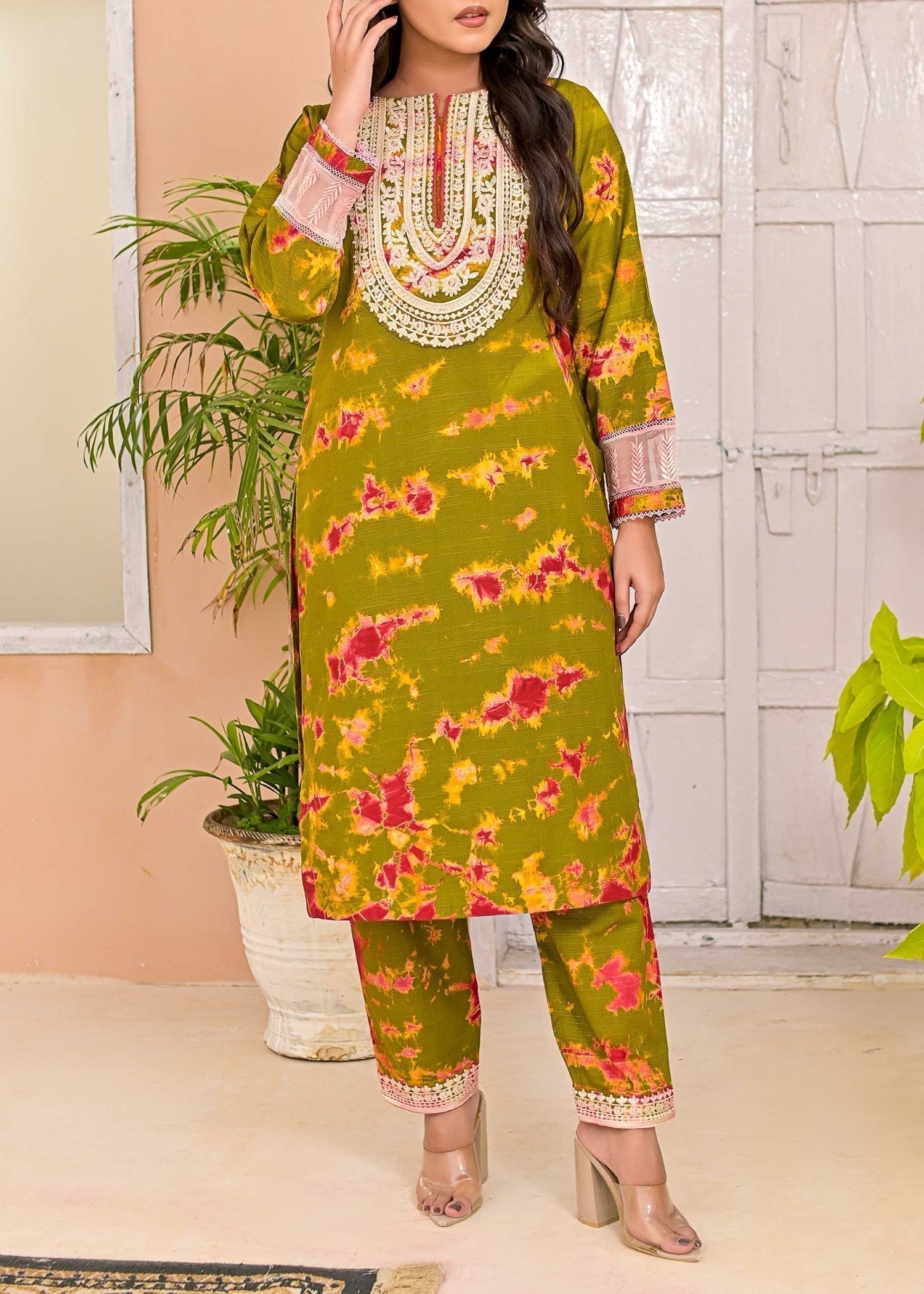 Pret Diaries Green Tye and Dye Embroidered set Women 2pcs