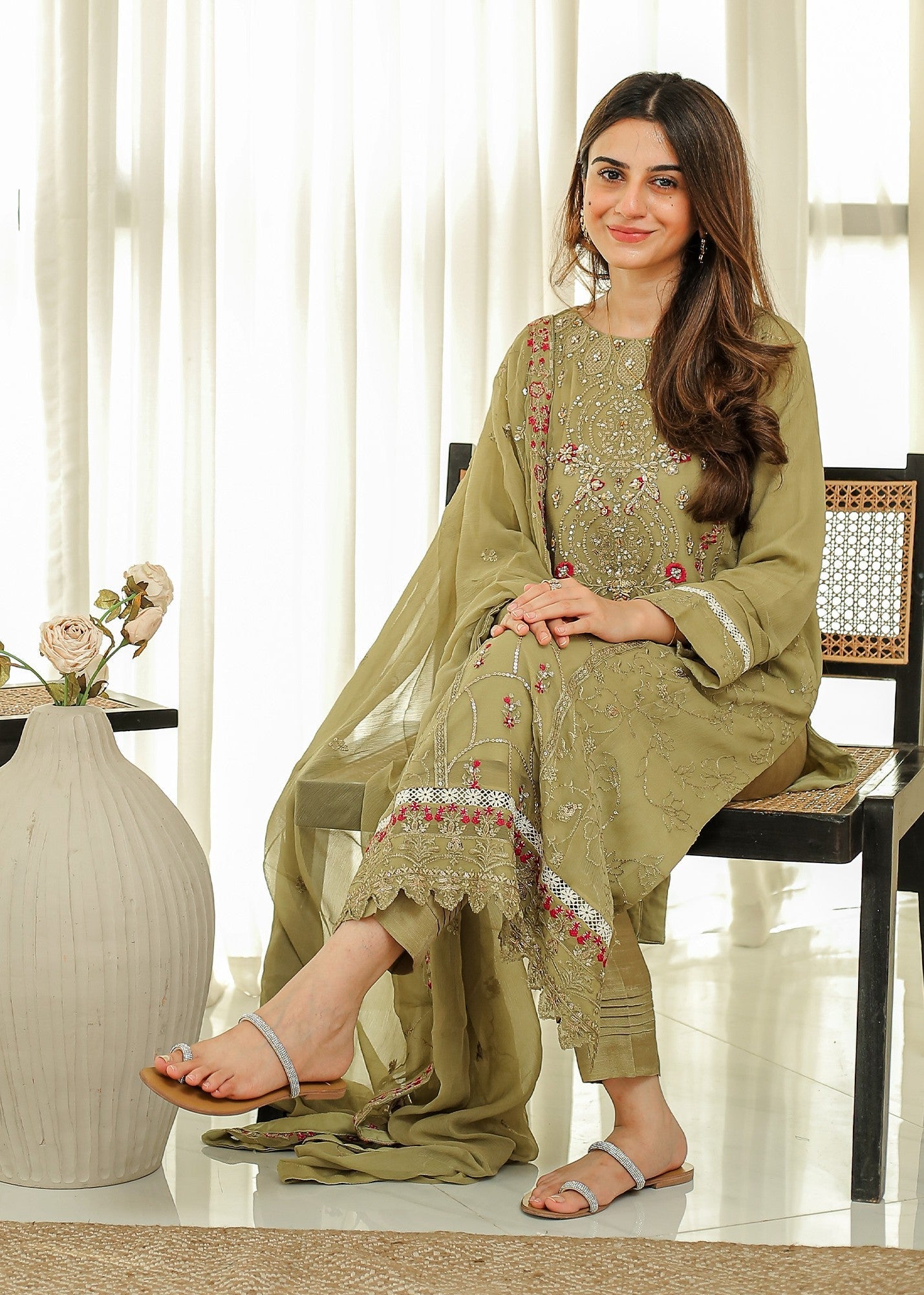 Rangeen Inara Embroidered Chiffon Suit Women 3pcs