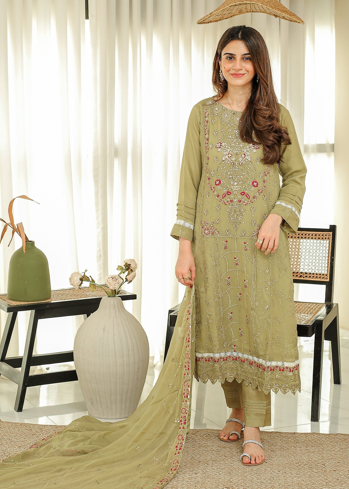 Rangeen Inara Embroidered Chiffon Suit Women 3pcs