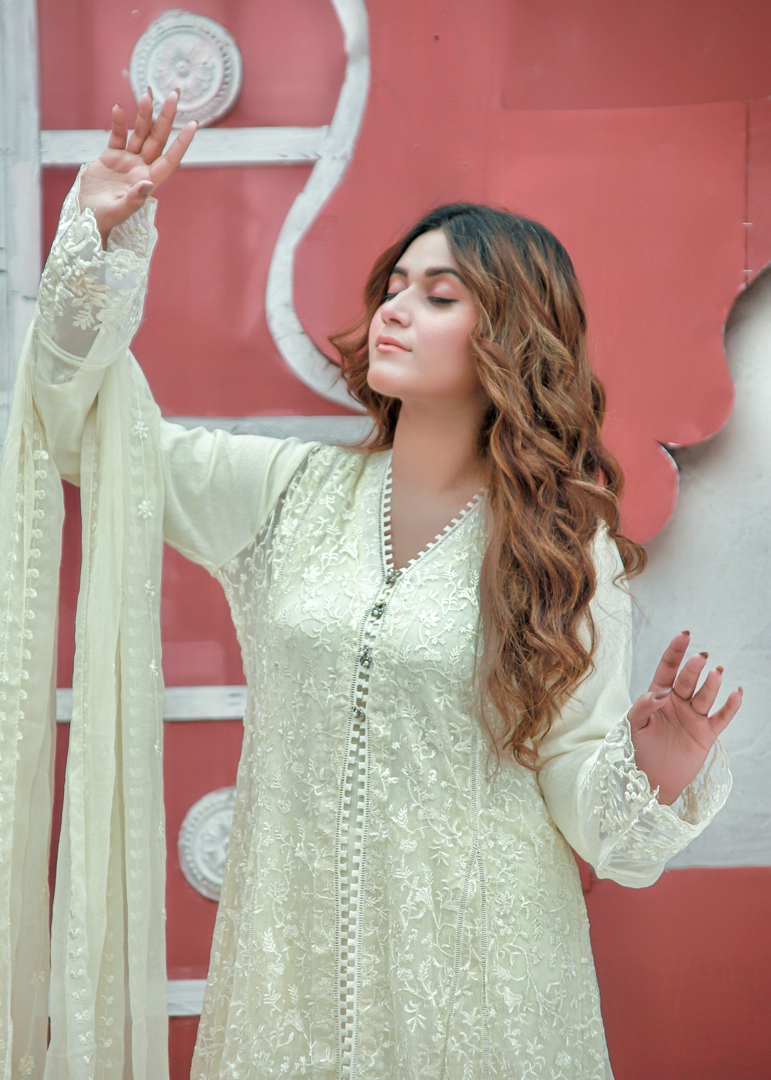 Mona Embroidery ELEGANCE OFF WHITE Women 4pcs