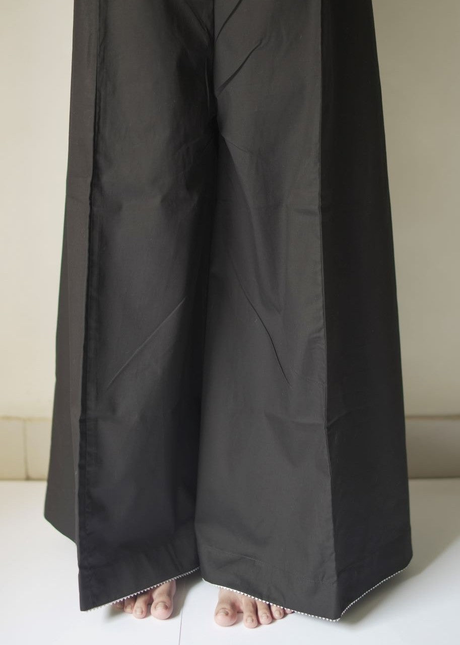 DECK UP Classic Flared Ijaar Black Women 1pcs