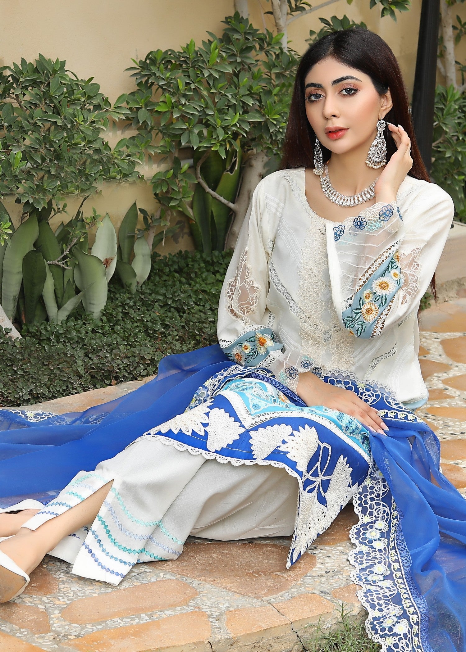 Polawn Exclusive 2301 Formal PRET Lawn Collection by Women 3pcs