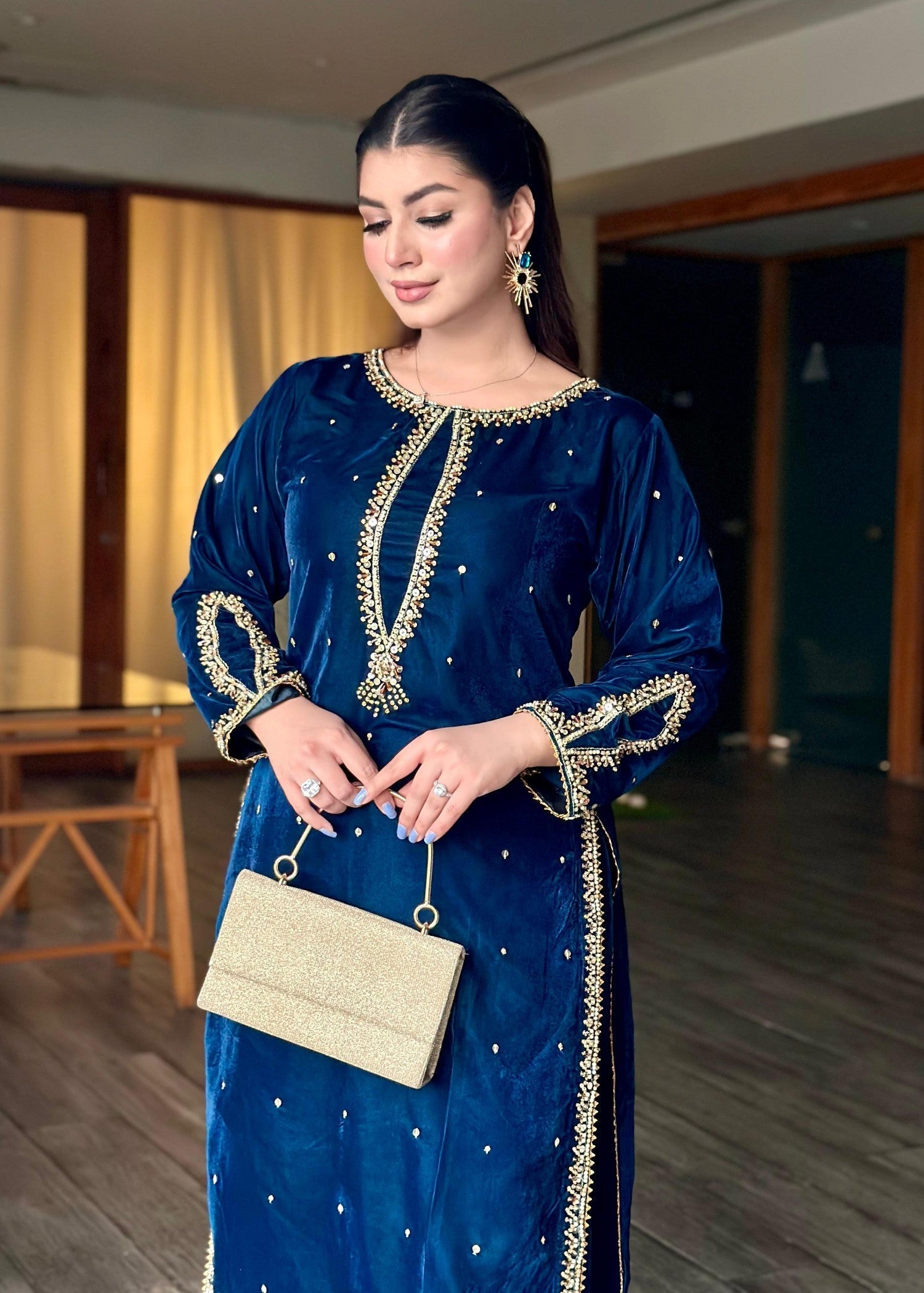 Laal Clothing Velvet V 01 Women 2pcs