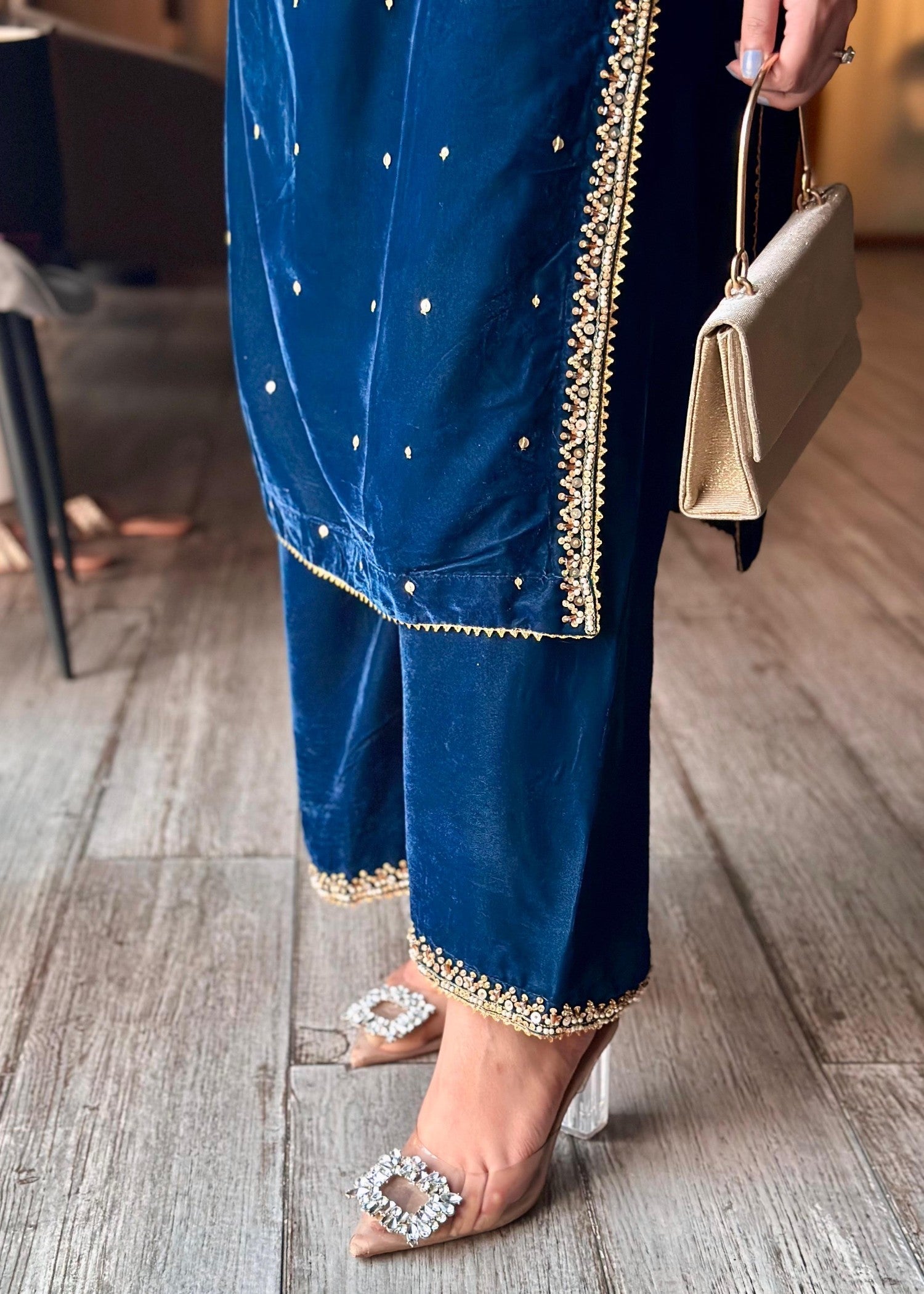 Laal Clothing Velvet V 01 Women 2pcs