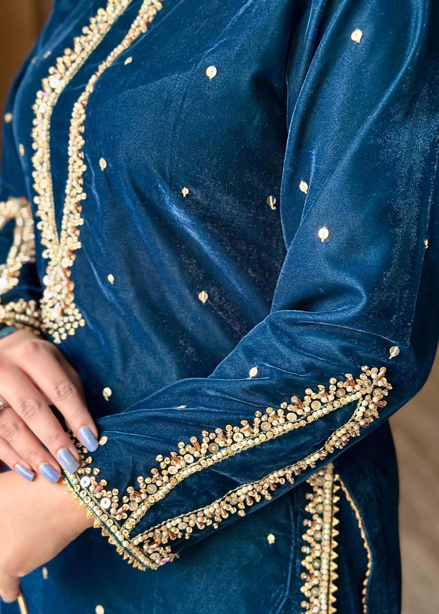 Laal Clothing Velvet V 01 Women 2pcs